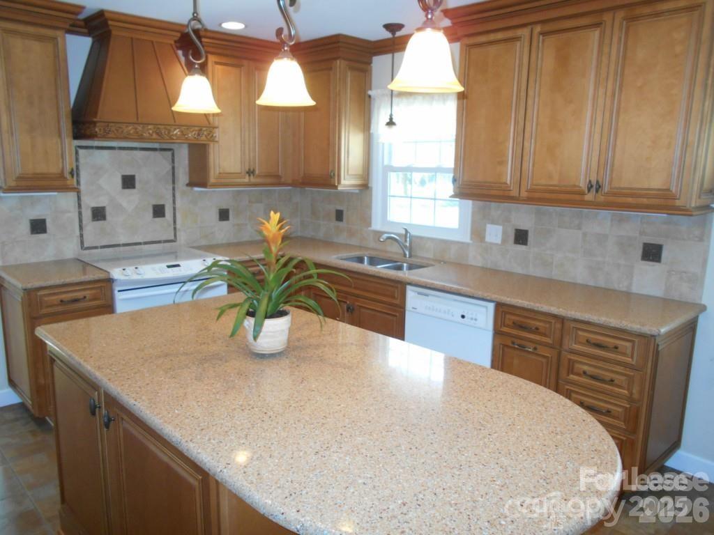1330 E Barden Road Property Photo 4