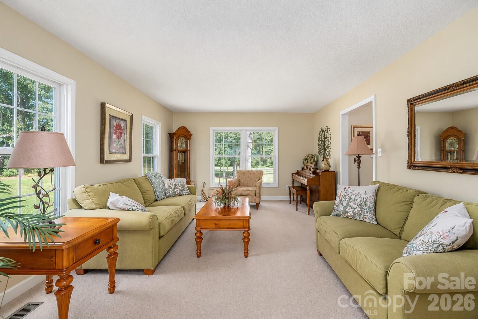 35 Forest Knoll Drive Property Photo 7