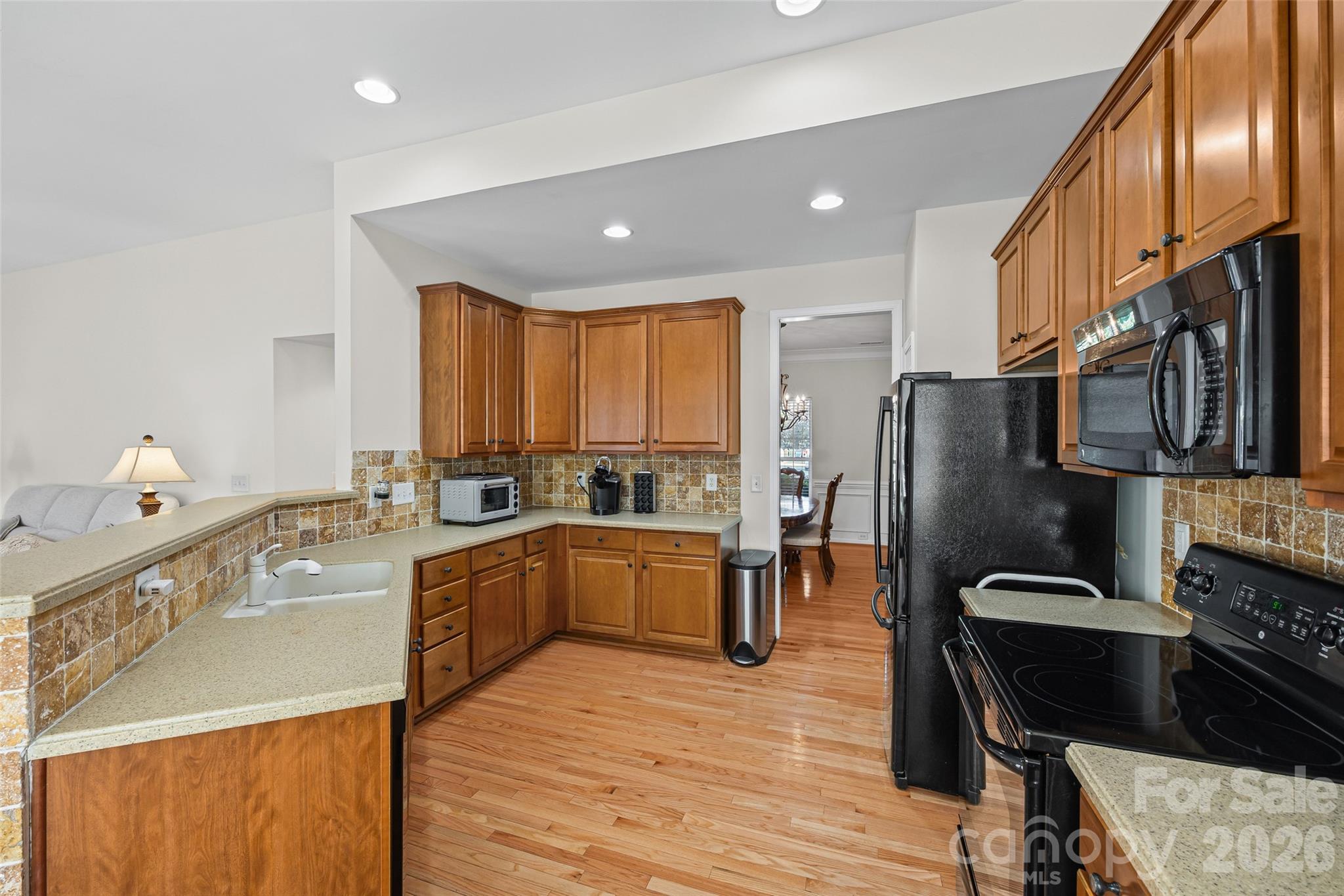 622 Panthers Way Property Photo 5