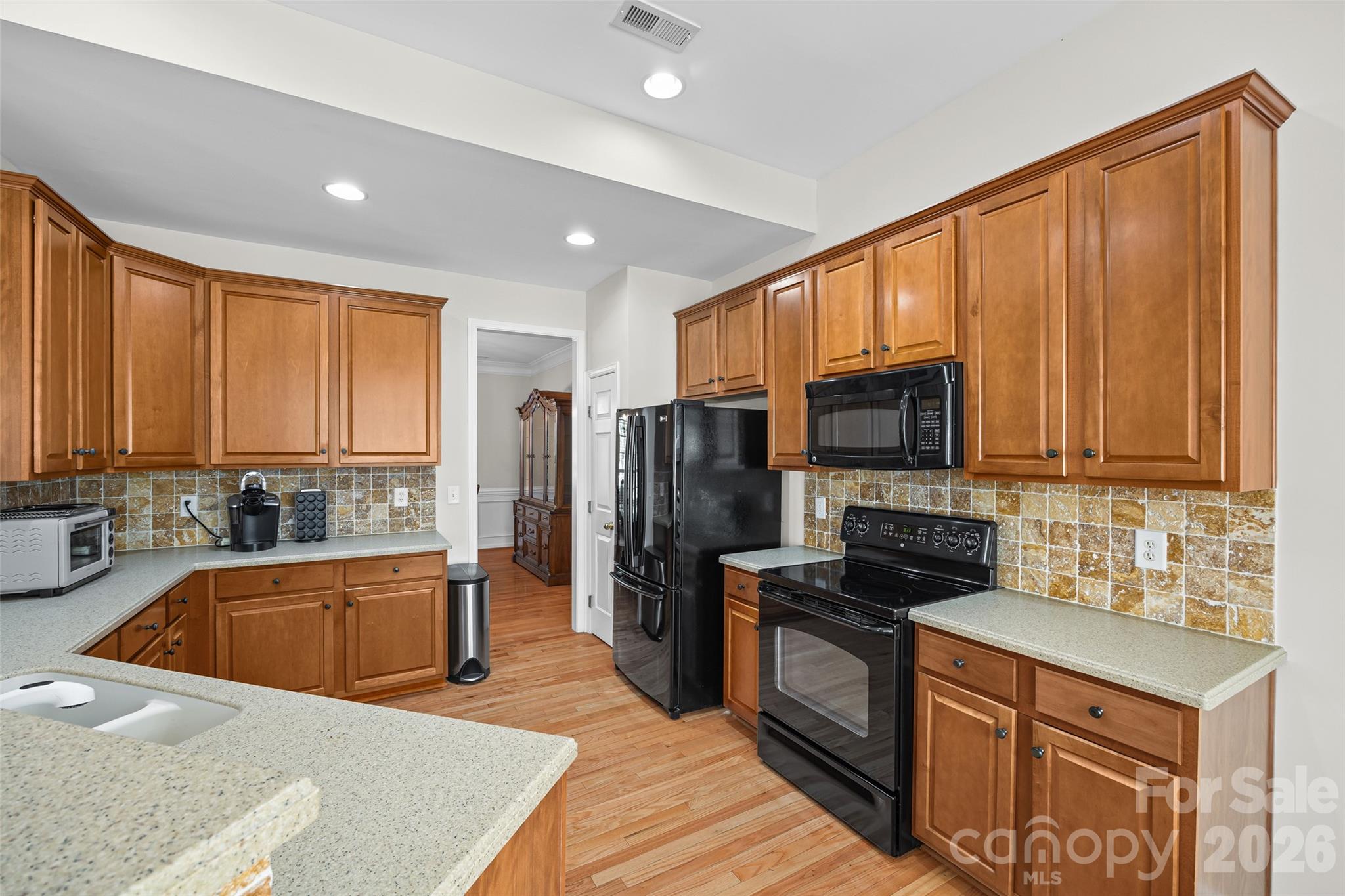 622 Panthers Way Property Photo 6