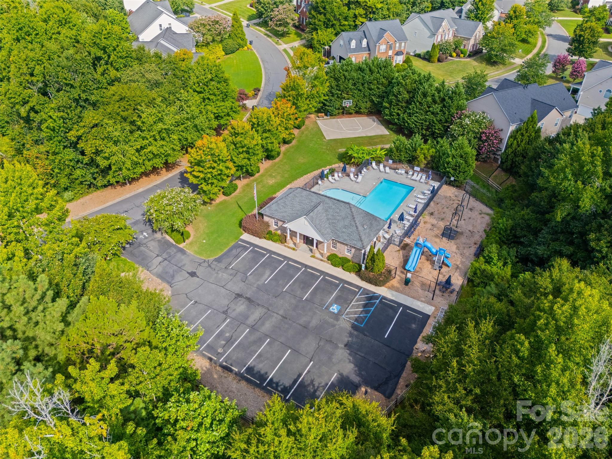 622 Panthers Way Property Photo 34