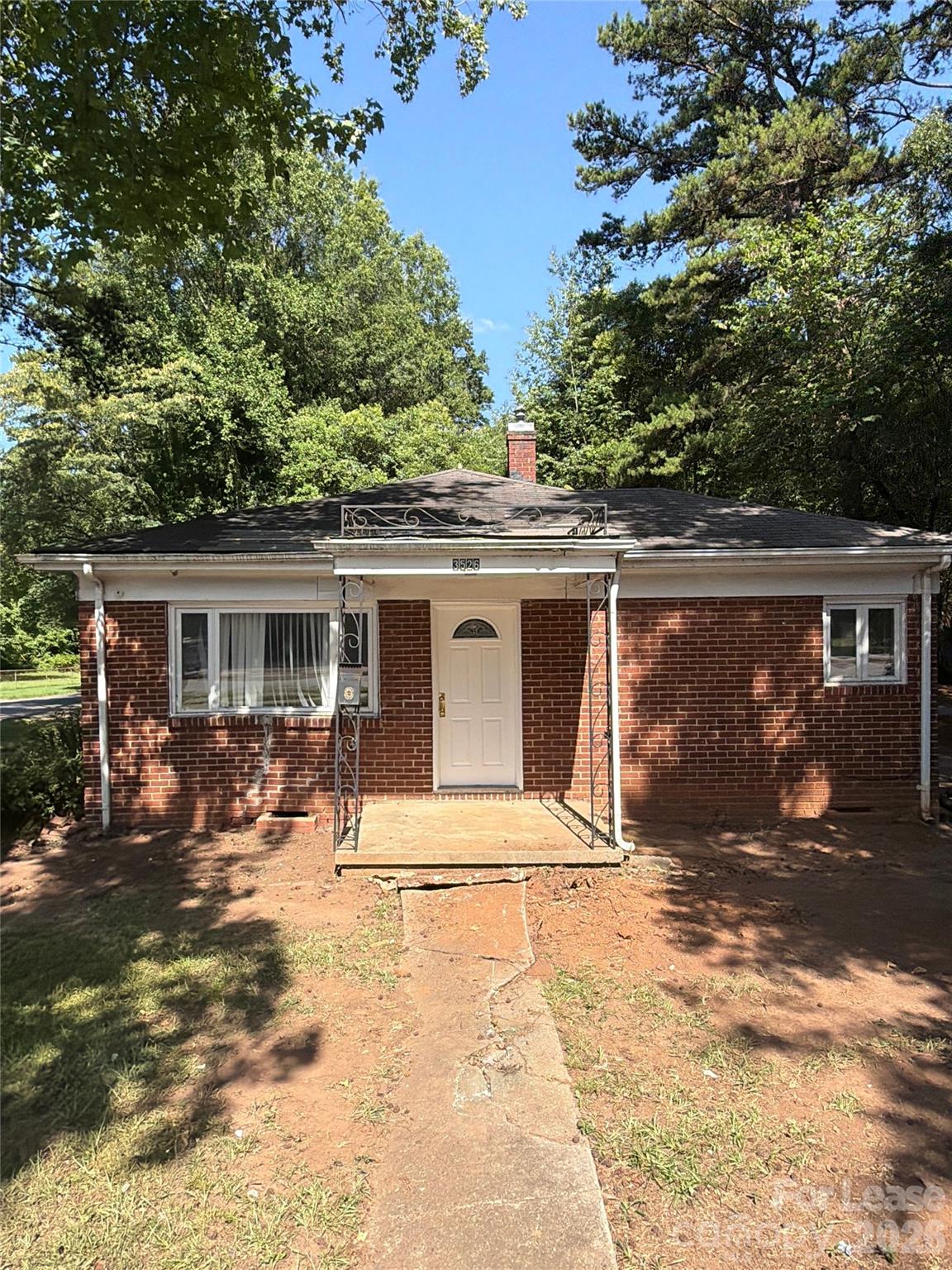 3526 Eastway Drive Property Photo 1