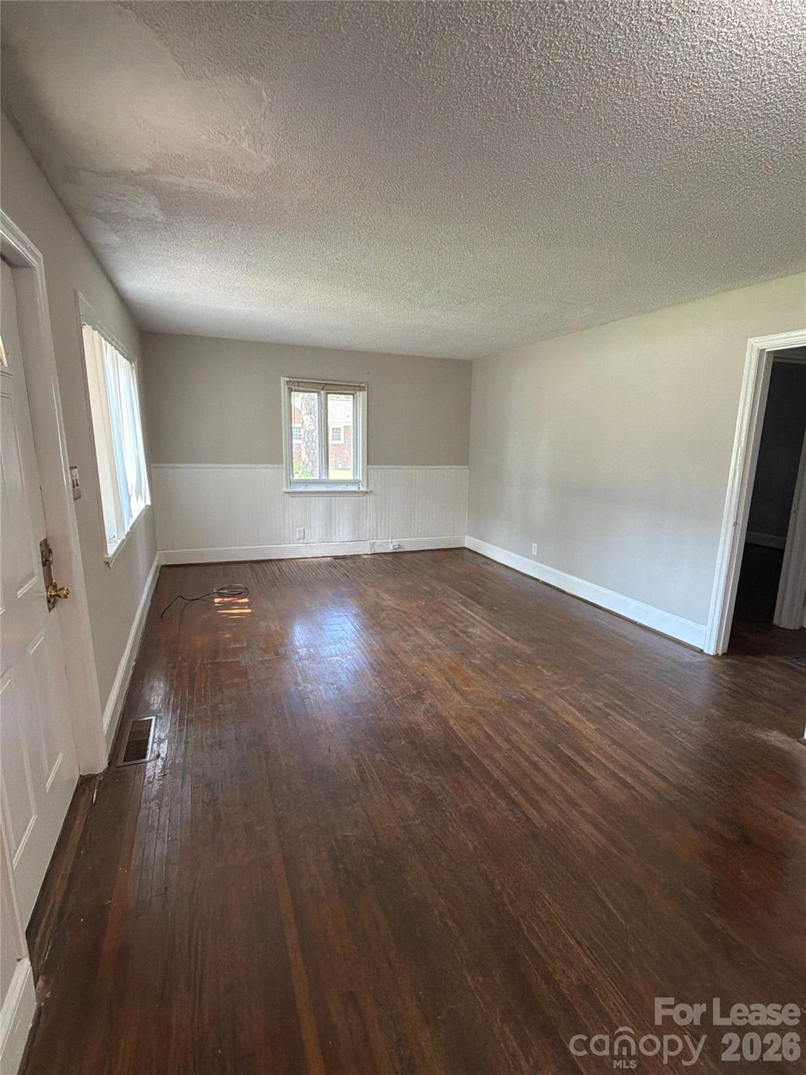 3526 Eastway Drive Property Photo 2
