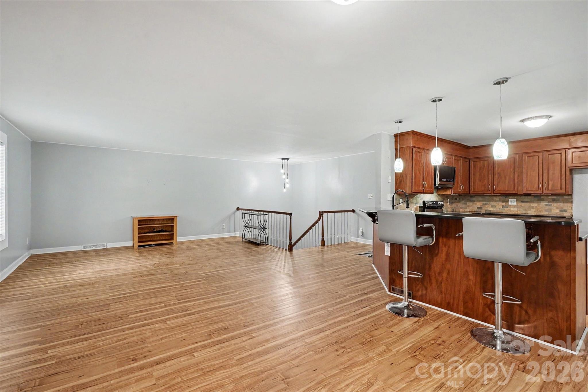 502 Cedarwood Drive Property Photo 4