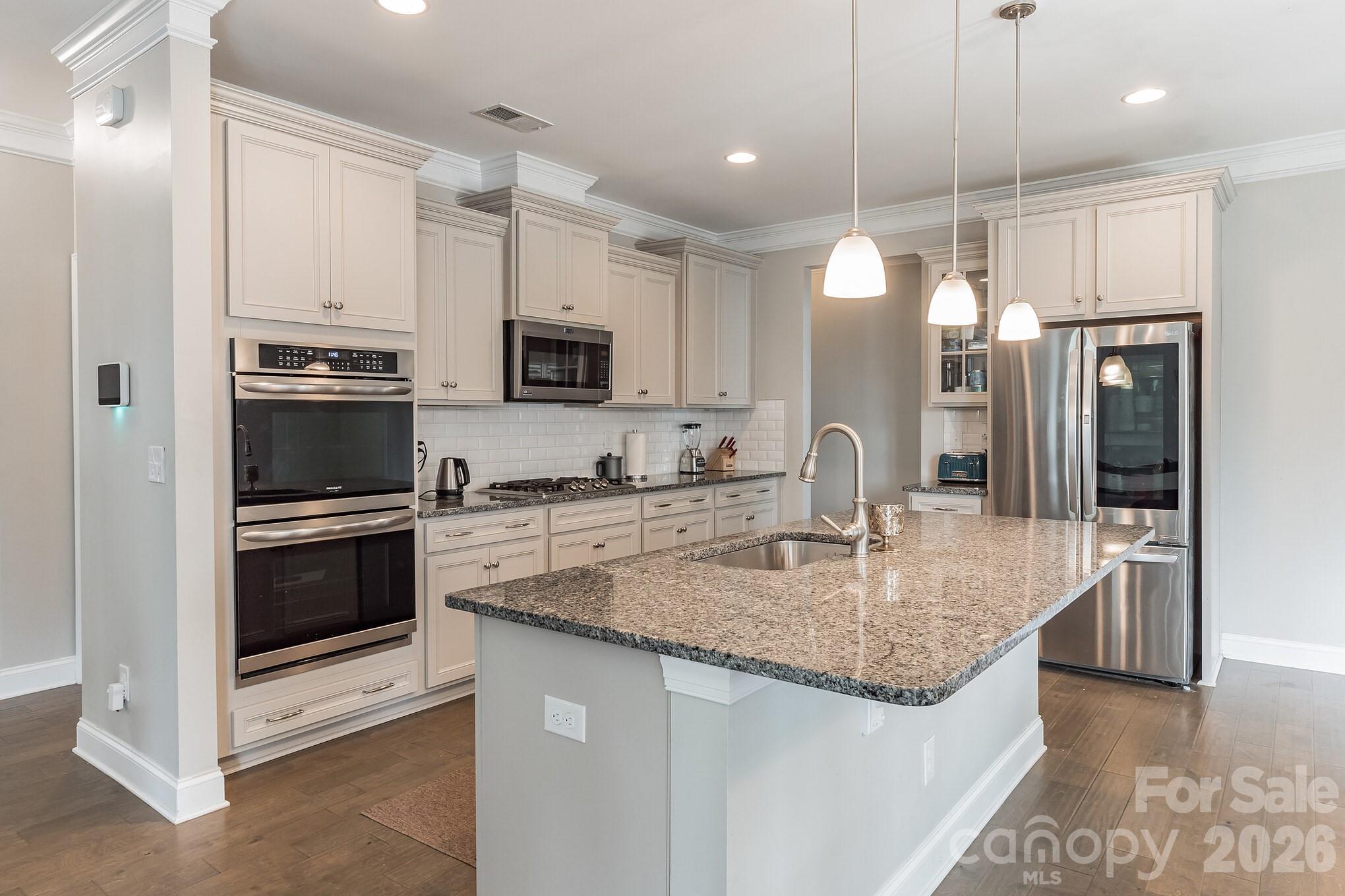9236 Vecchio Drive Property Photo 12