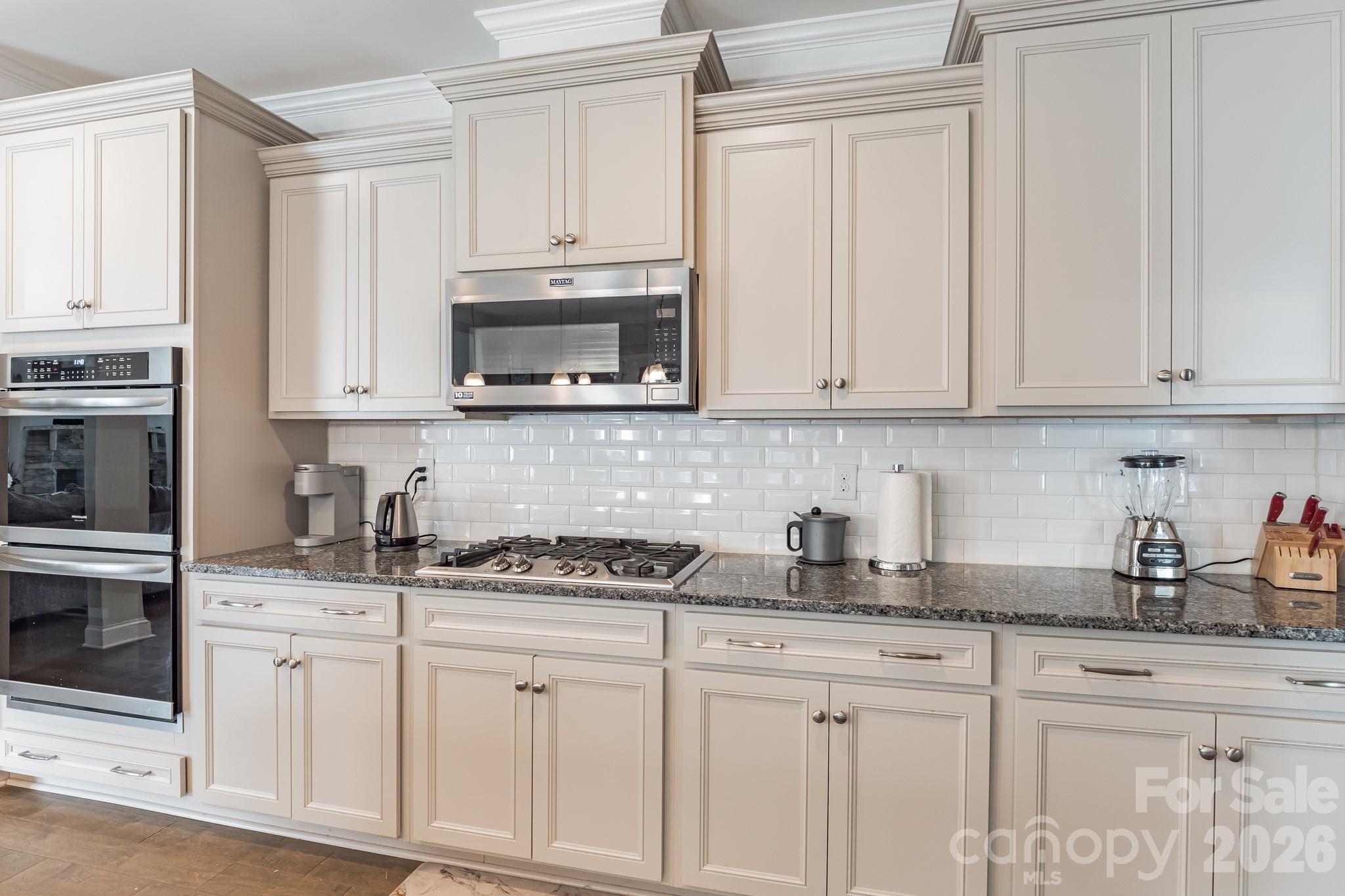 9236 Vecchio Drive Property Photo 13