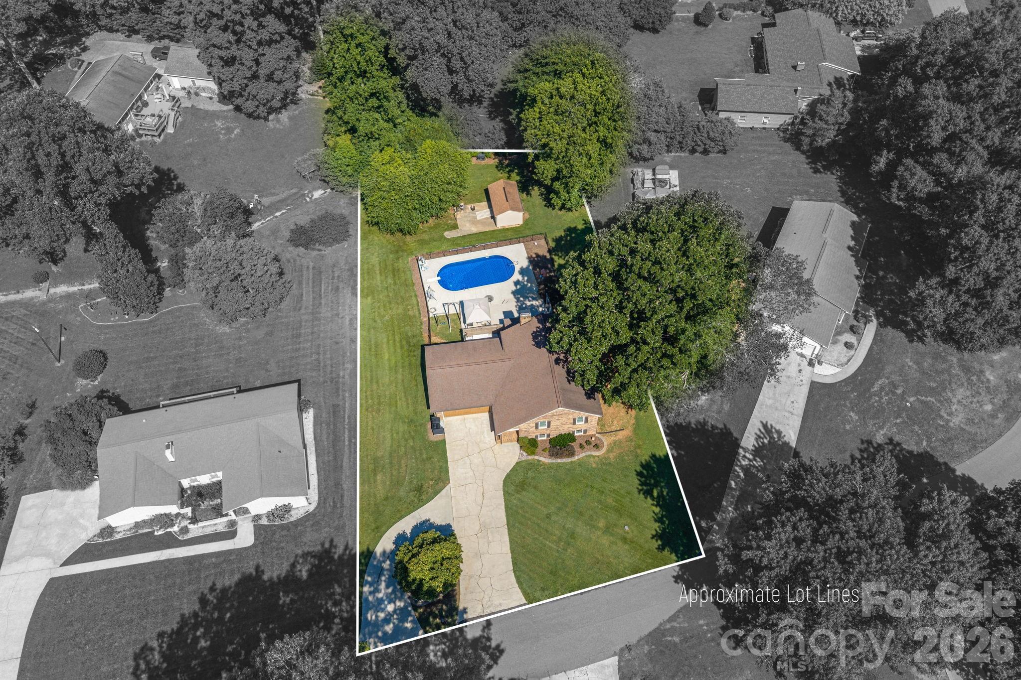 389 Caprice Circle Property Photo 1