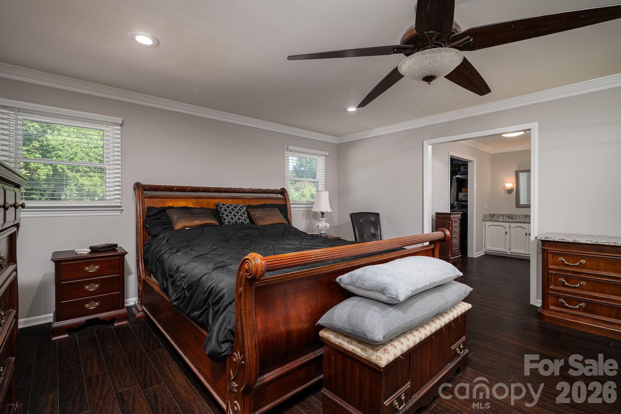 389 Caprice Circle Property Photo 4
