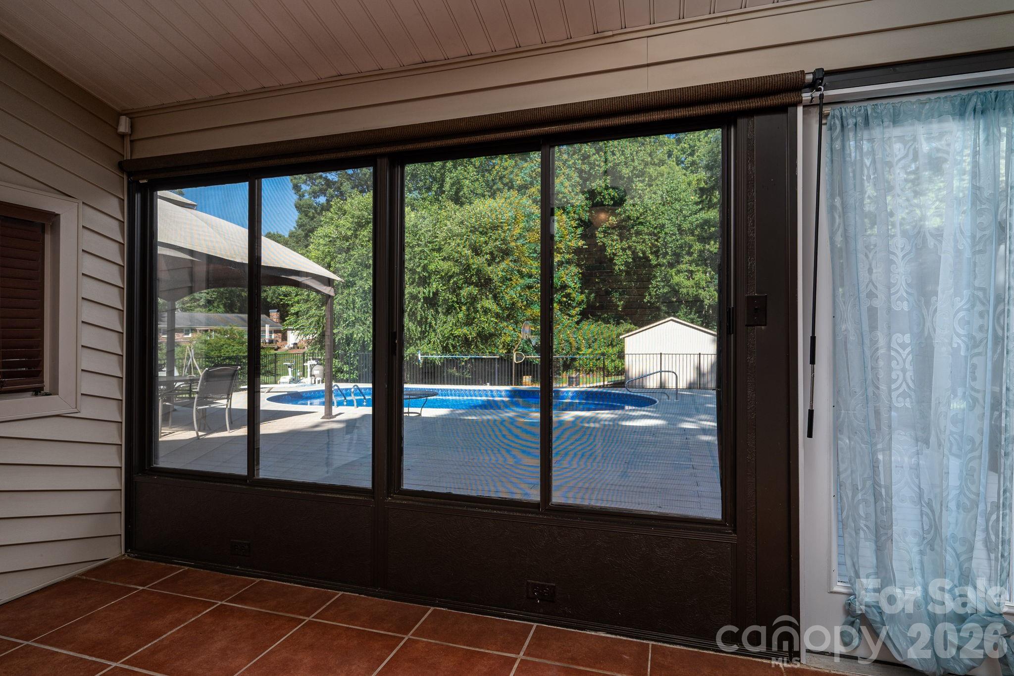 389 Caprice Circle Property Photo 6