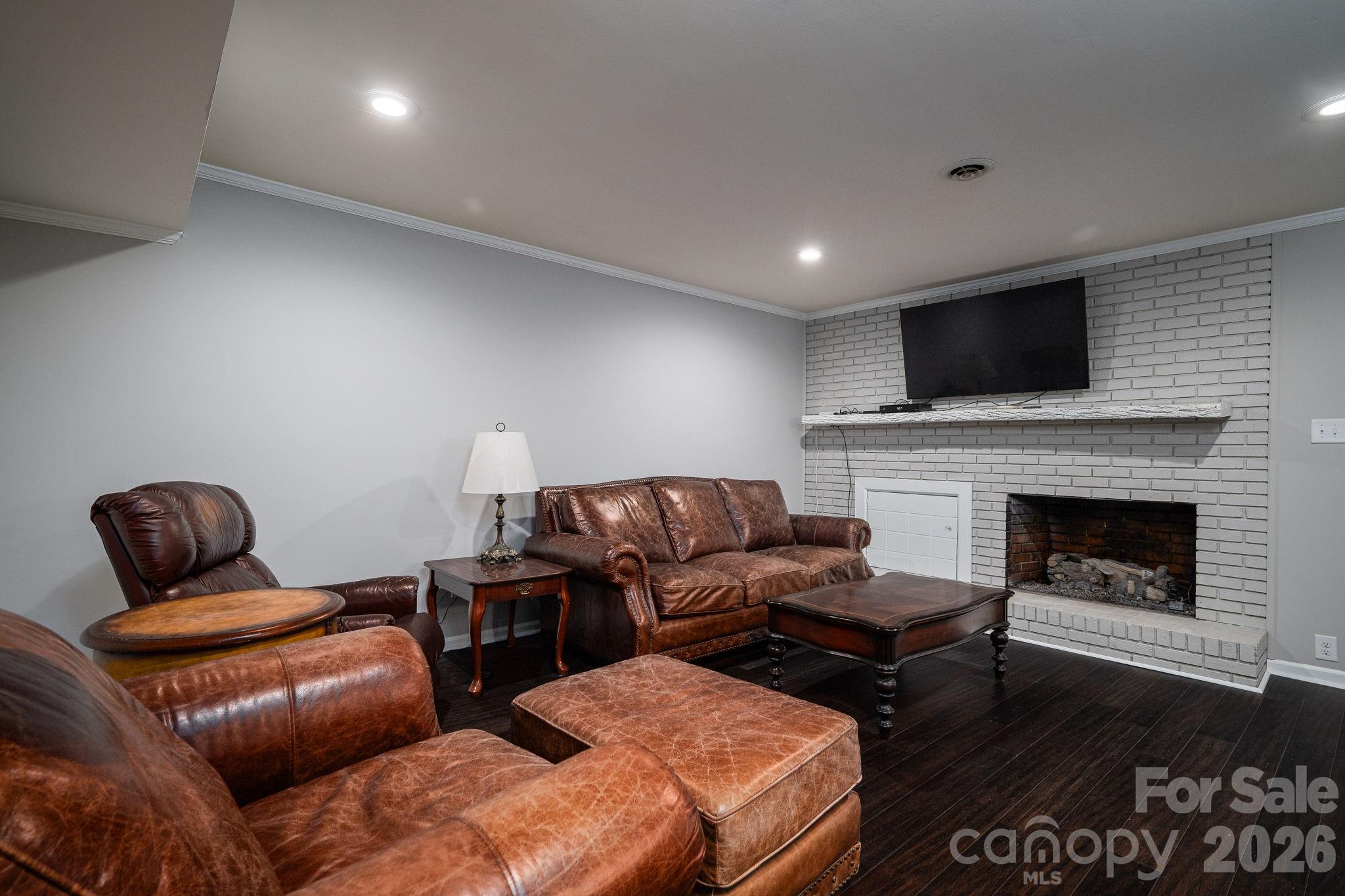 389 Caprice Circle Property Photo 13