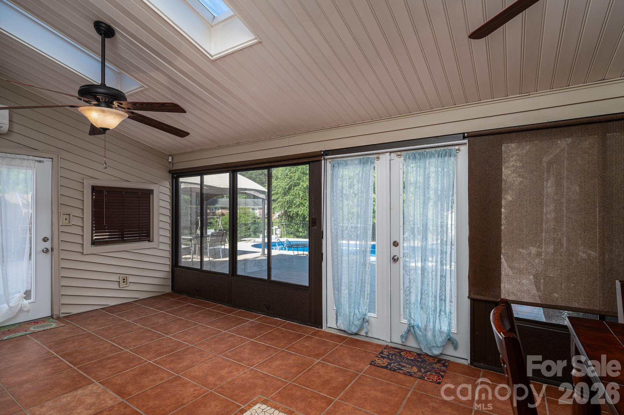 389 Caprice Circle Property Photo 30
