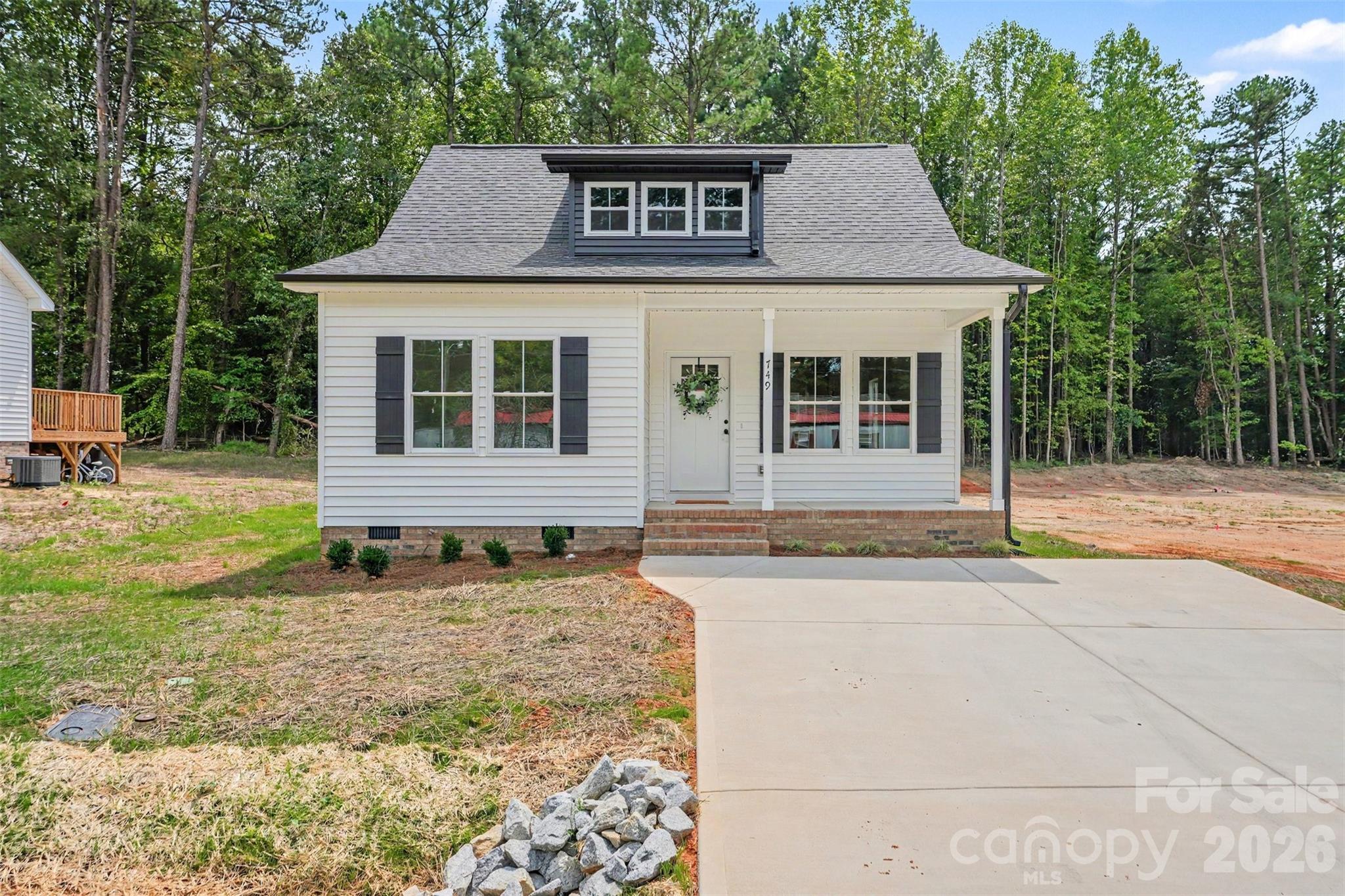 749 Jack Street 4 Property Photo 1