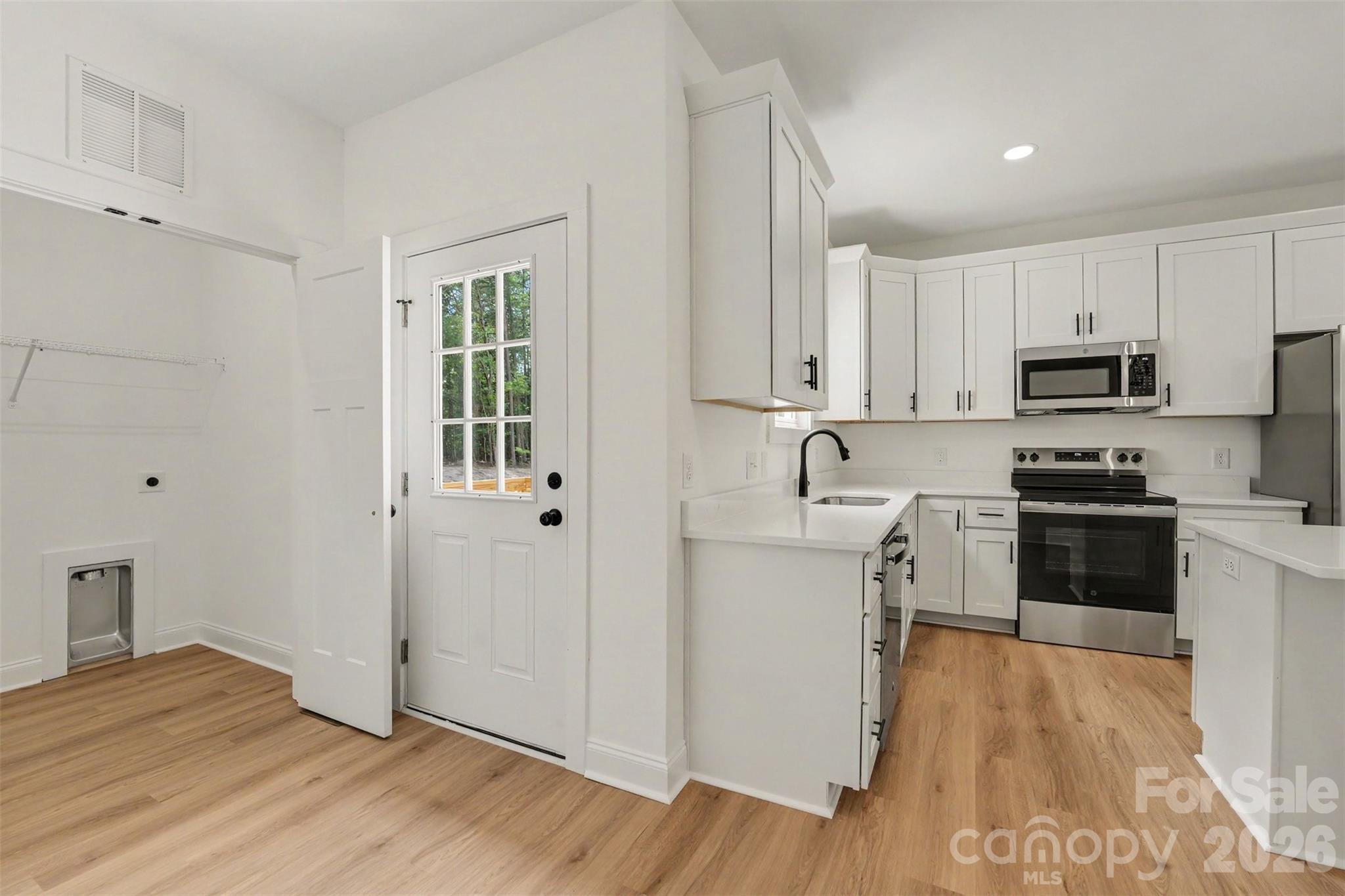 749 Jack Street 4 Property Photo 10