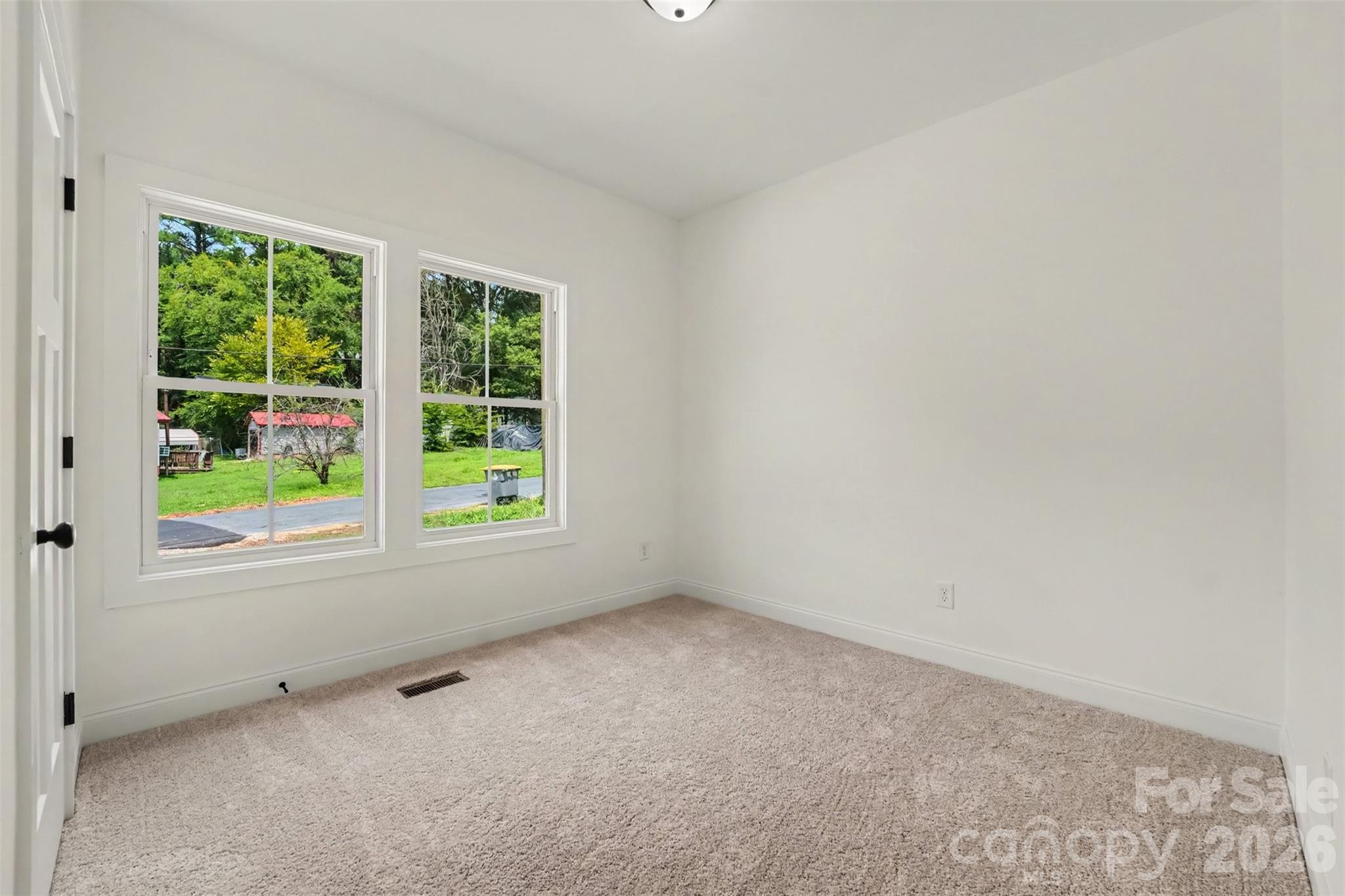 749 Jack Street 4 Property Photo 15