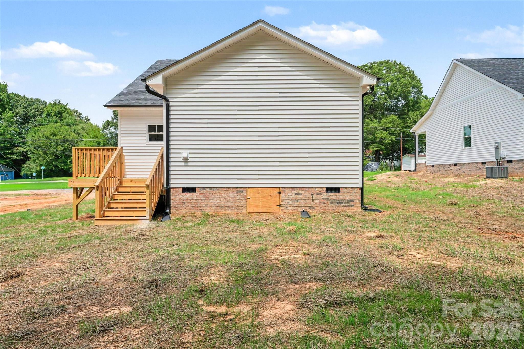 749 Jack Street 4 Property Photo 21