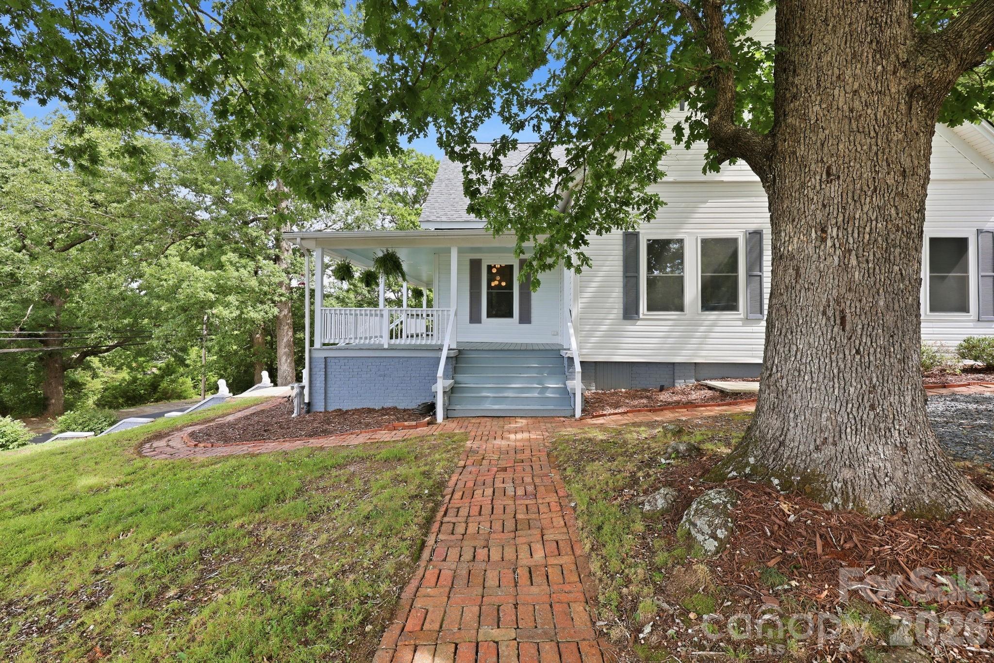 527 S 2nd Street Property Photo 24