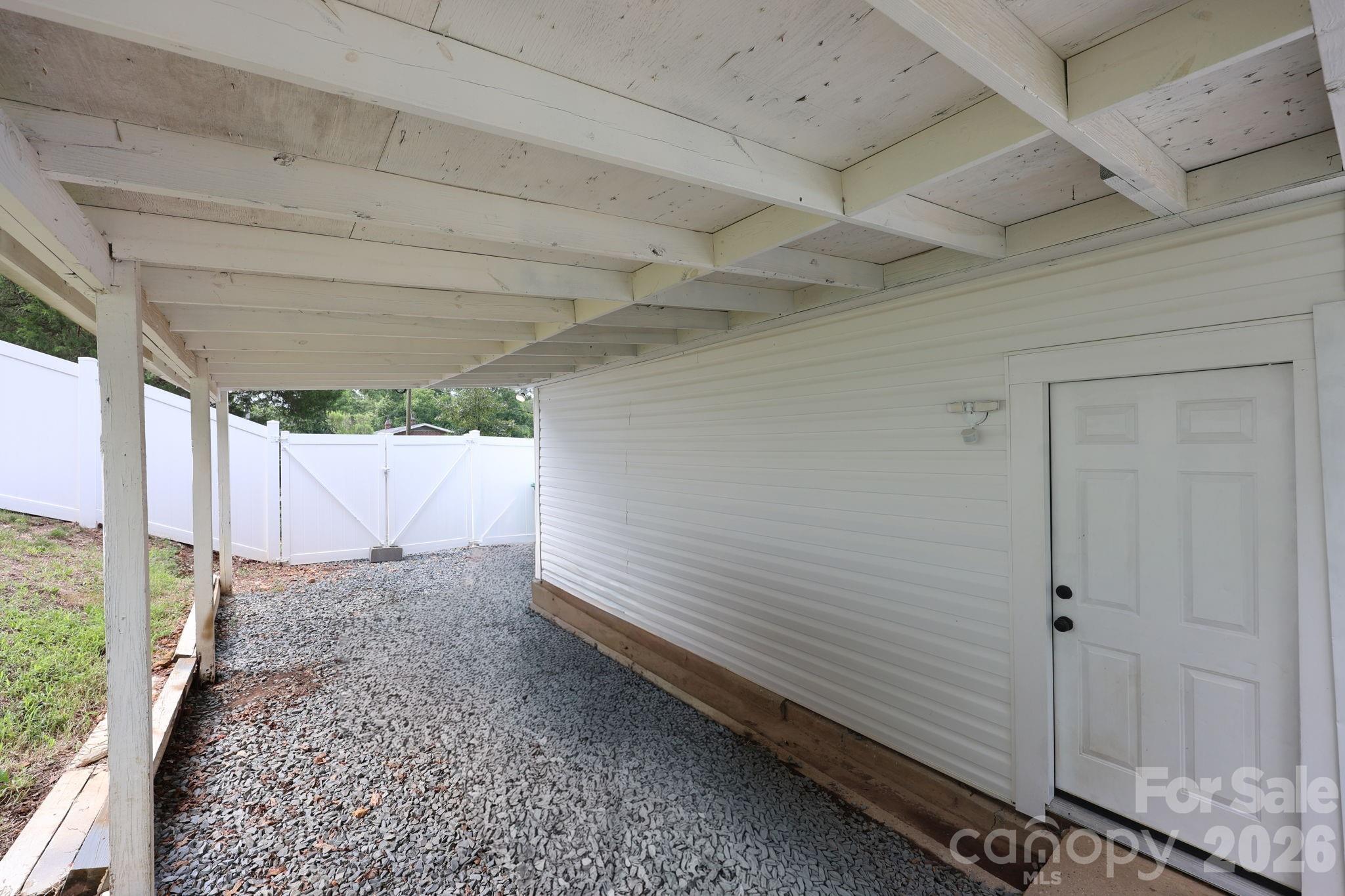 527 S 2nd Street Property Photo 26