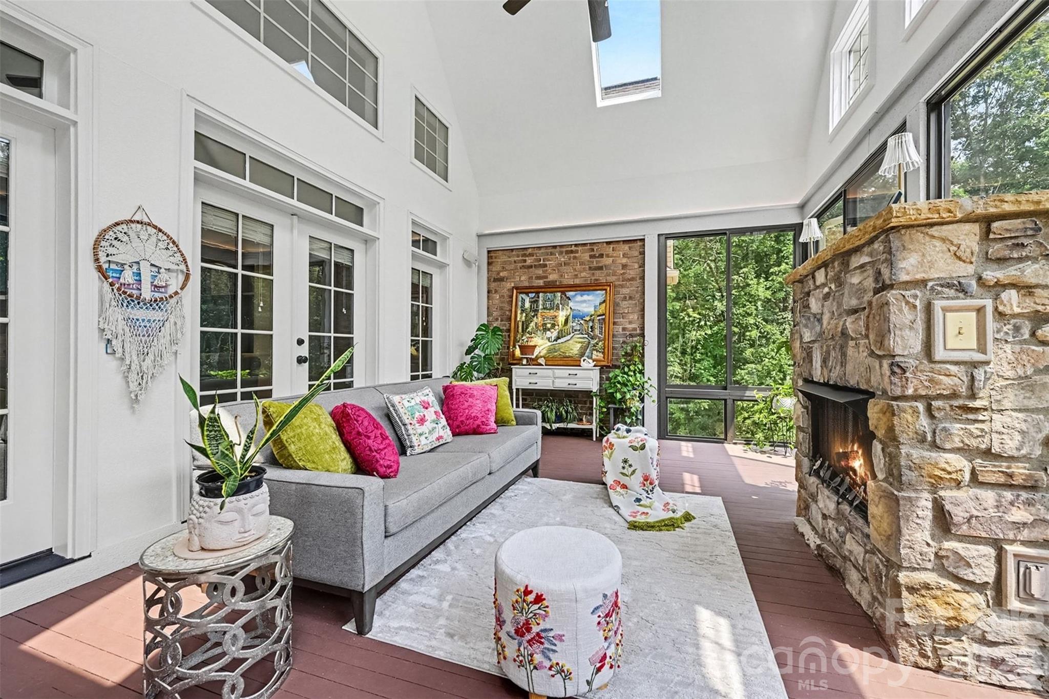 470 Swift Creek Cove Property Photo 14