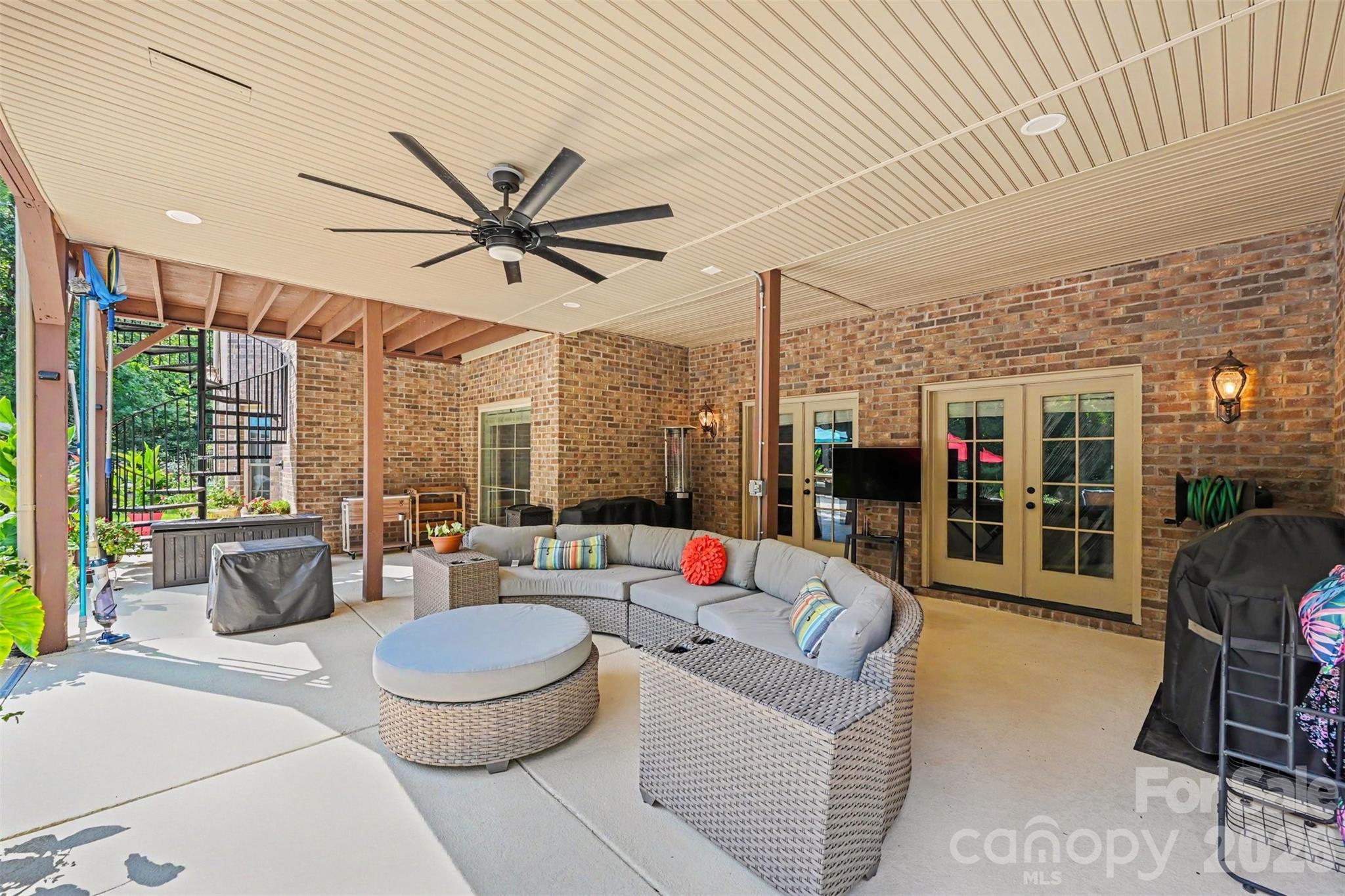 470 Swift Creek Cove Property Photo 32