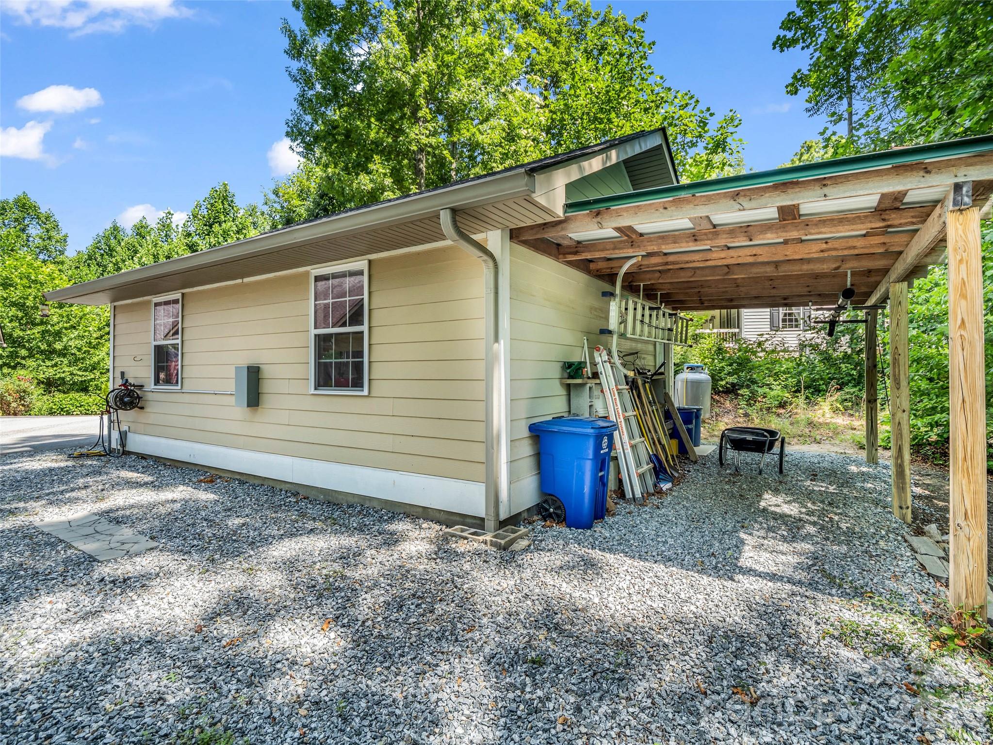930 Big Raven Lane Property Photo 7