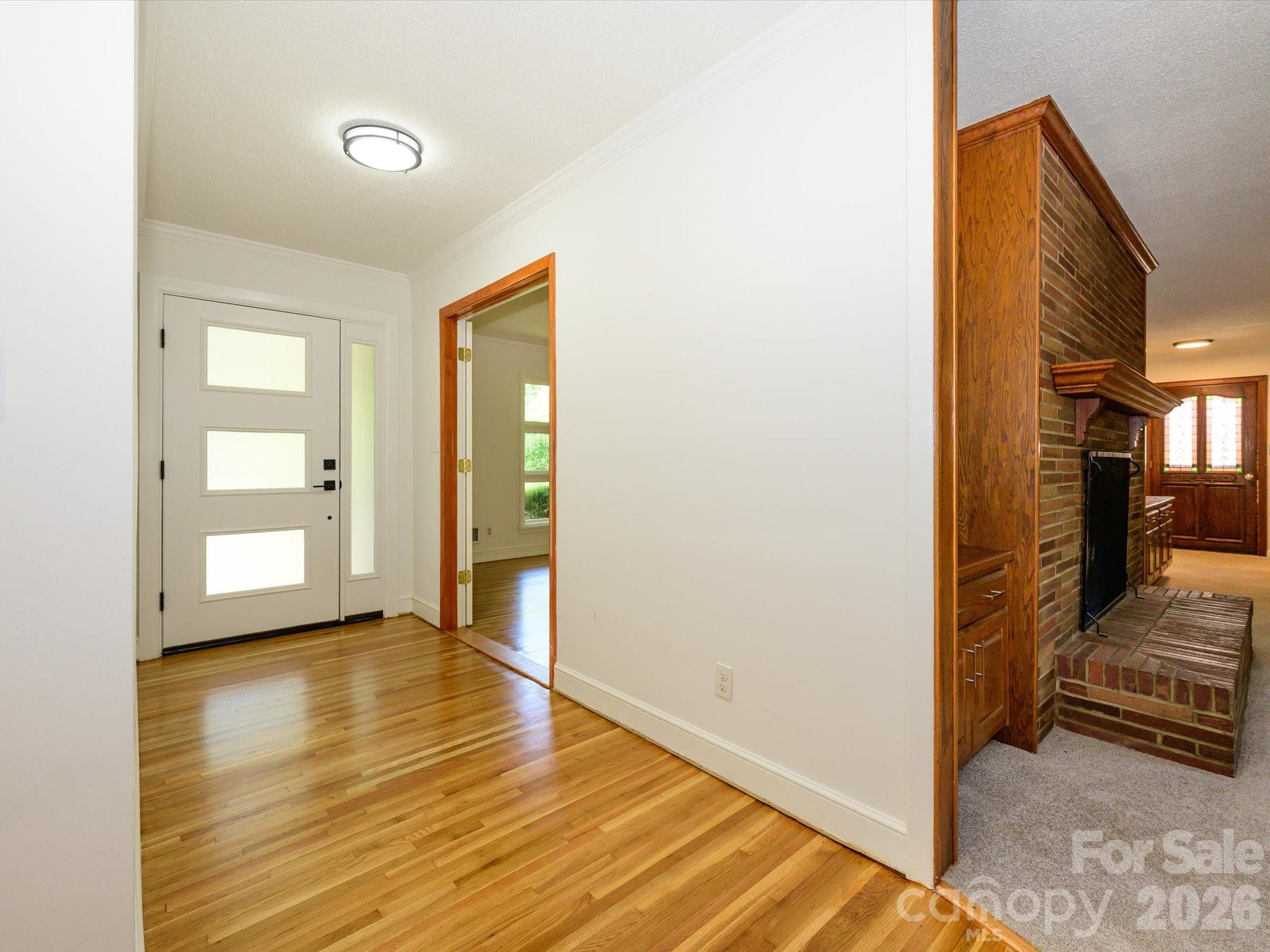 688 Grandview Drive Property Photo 3
