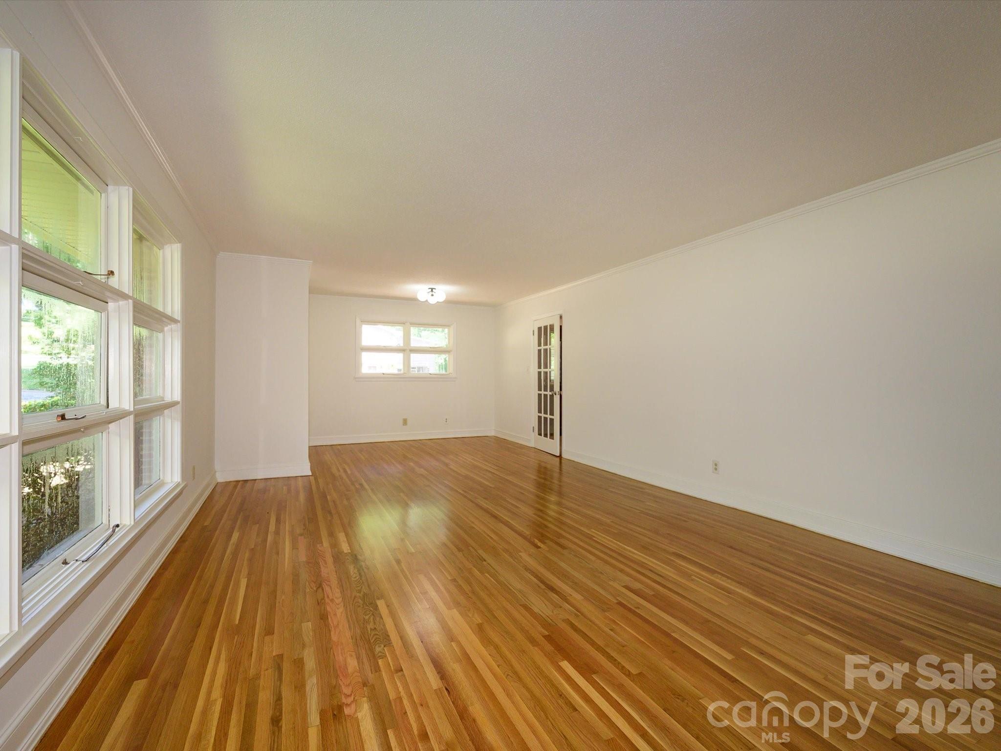 688 Grandview Drive Property Photo 6