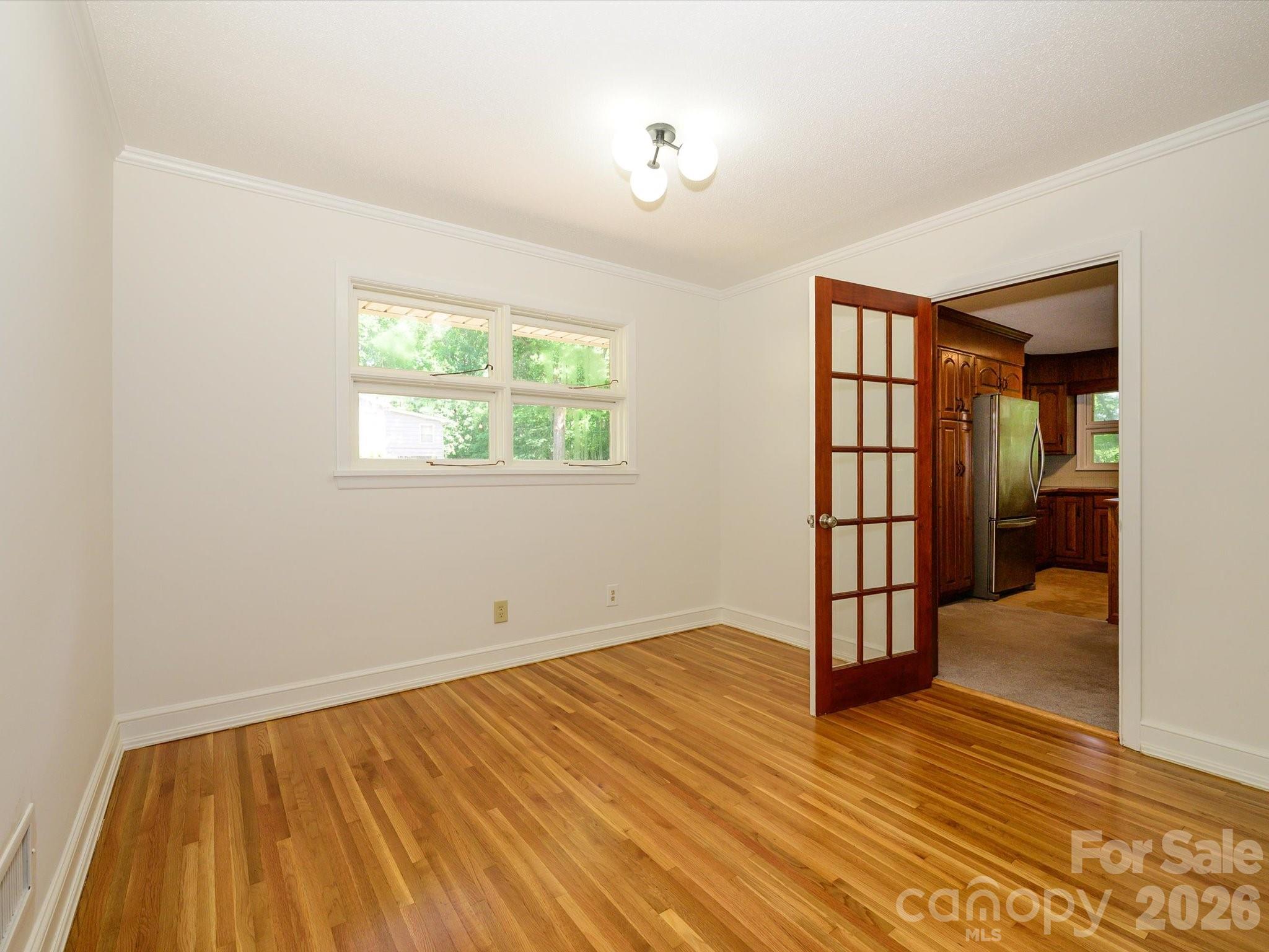688 Grandview Drive Property Photo 9