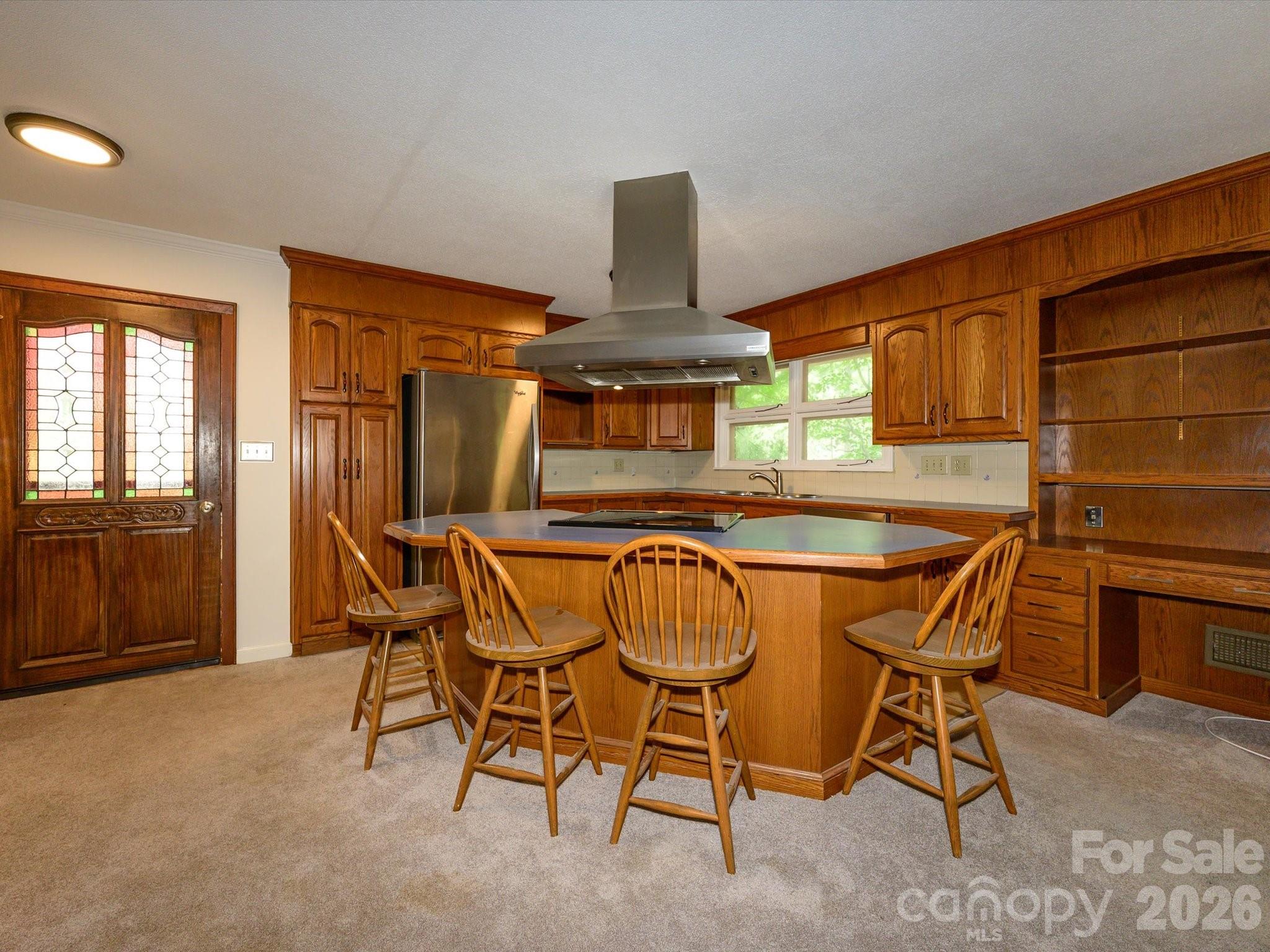 688 Grandview Drive Property Photo 10