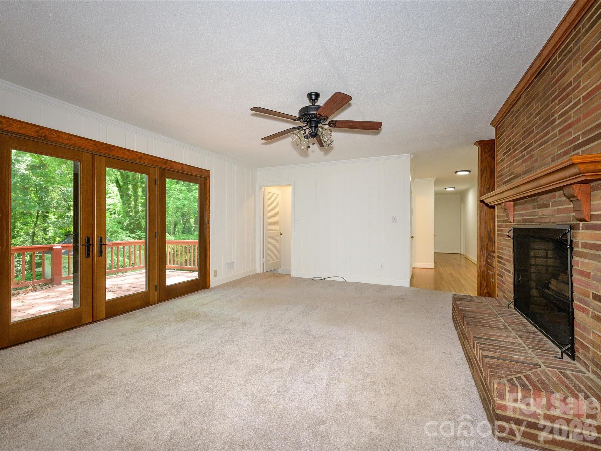 688 Grandview Drive Property Photo 14