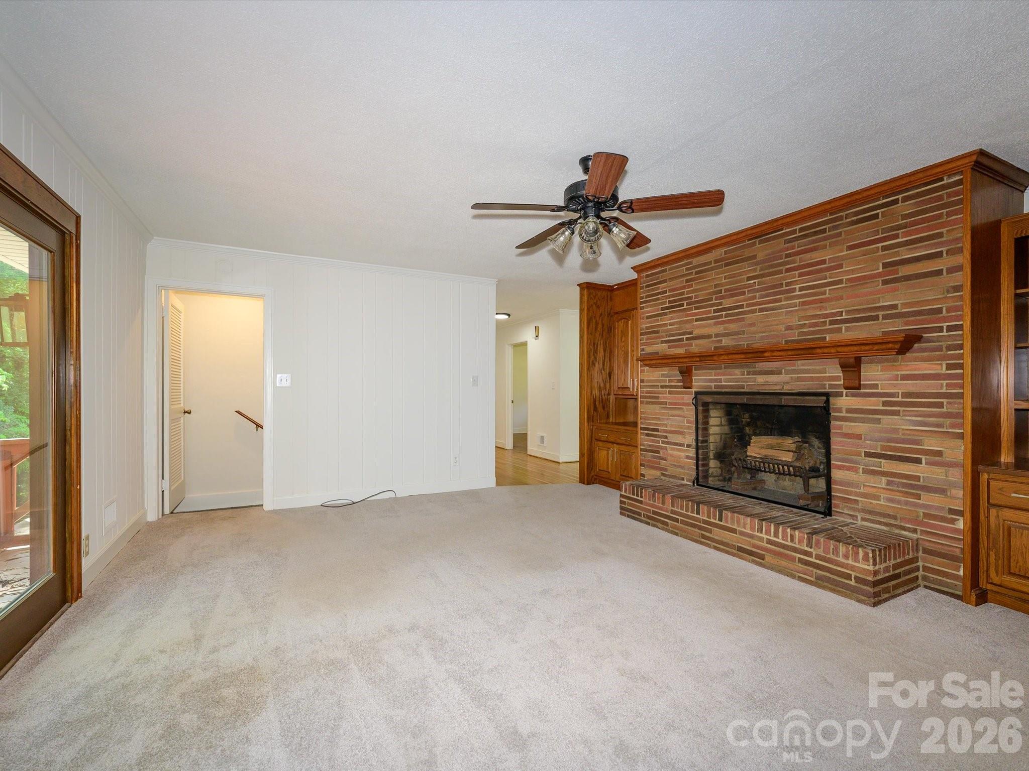 688 Grandview Drive Property Photo 15