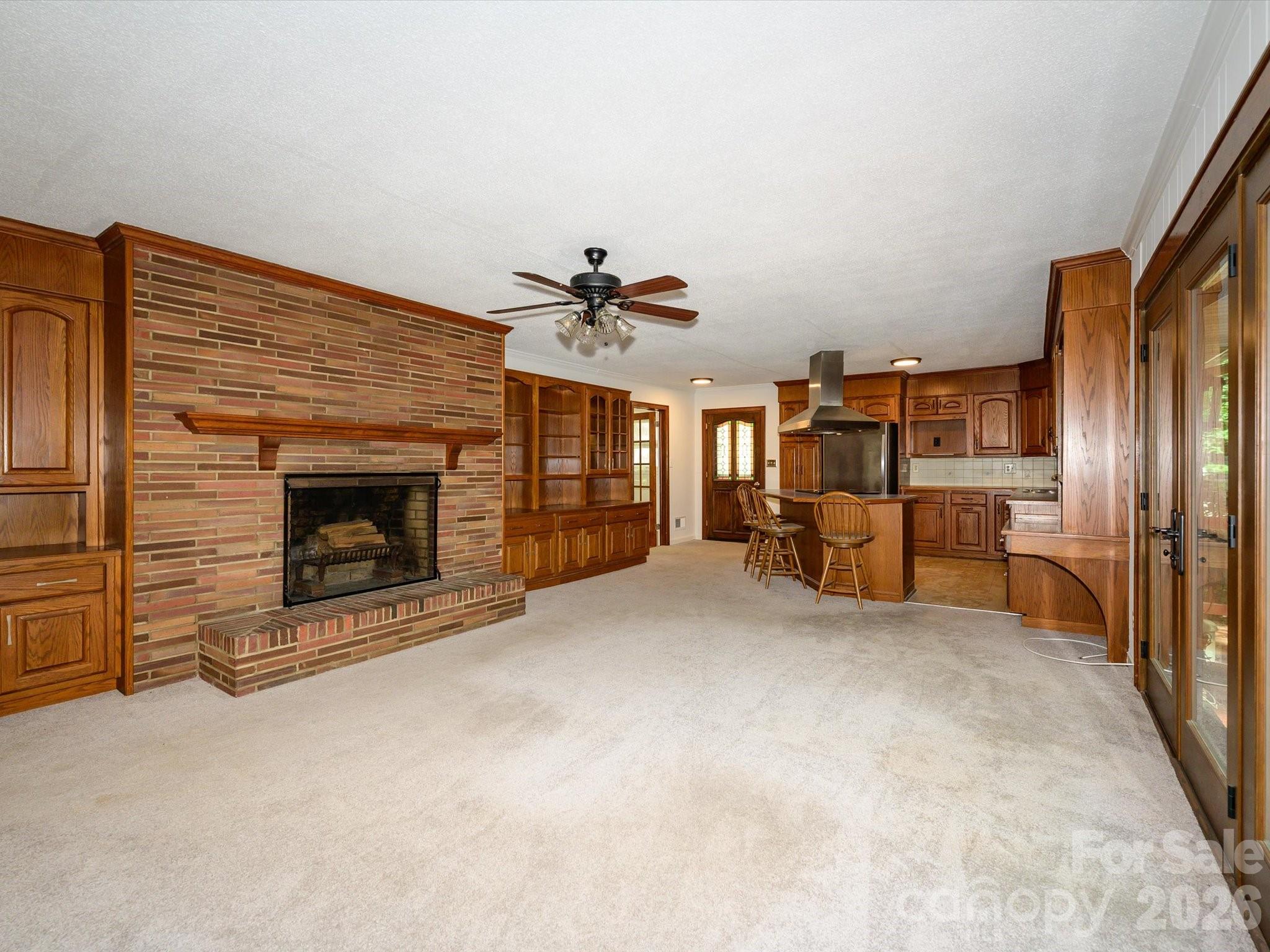 688 Grandview Drive Property Photo 16
