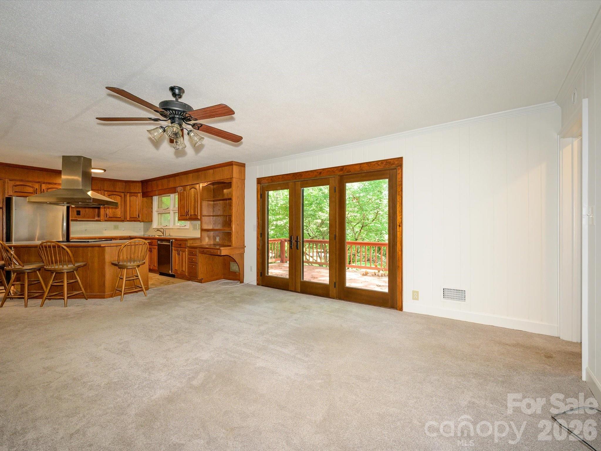 688 Grandview Drive Property Photo 17