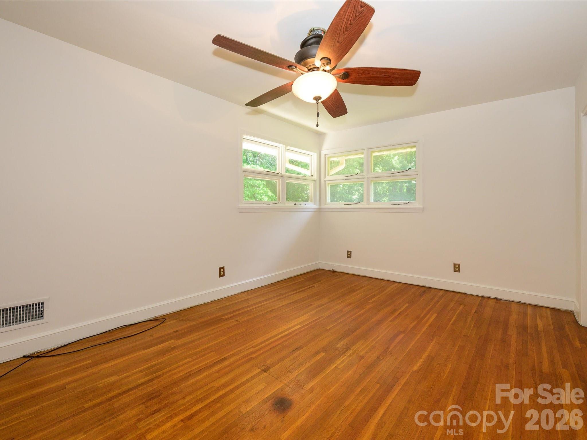 688 Grandview Drive Property Photo 18