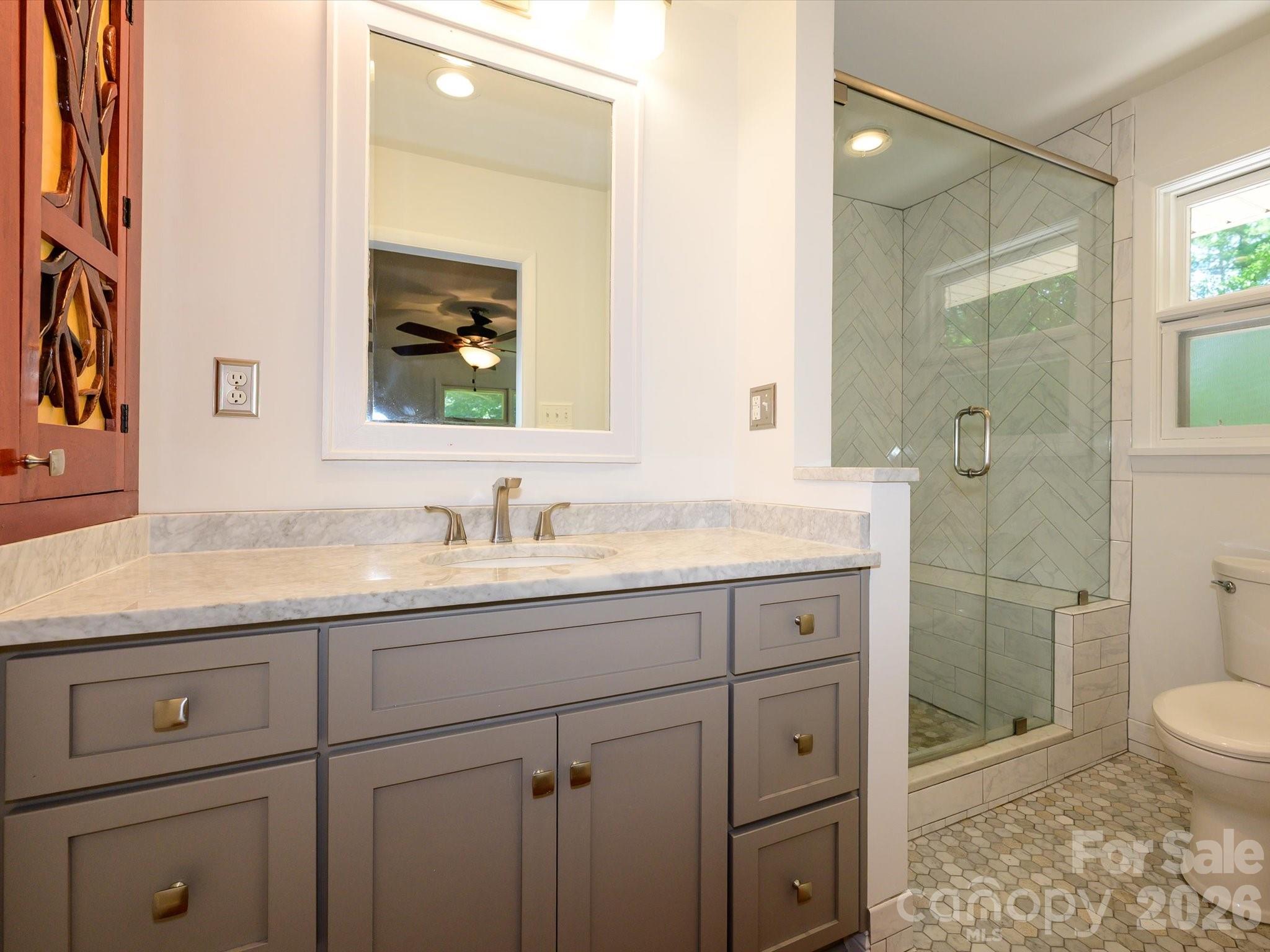 688 Grandview Drive Property Photo 21