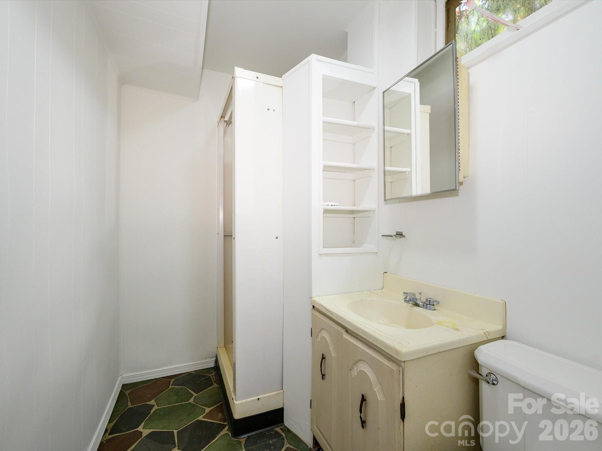 688 Grandview Drive Property Photo 27