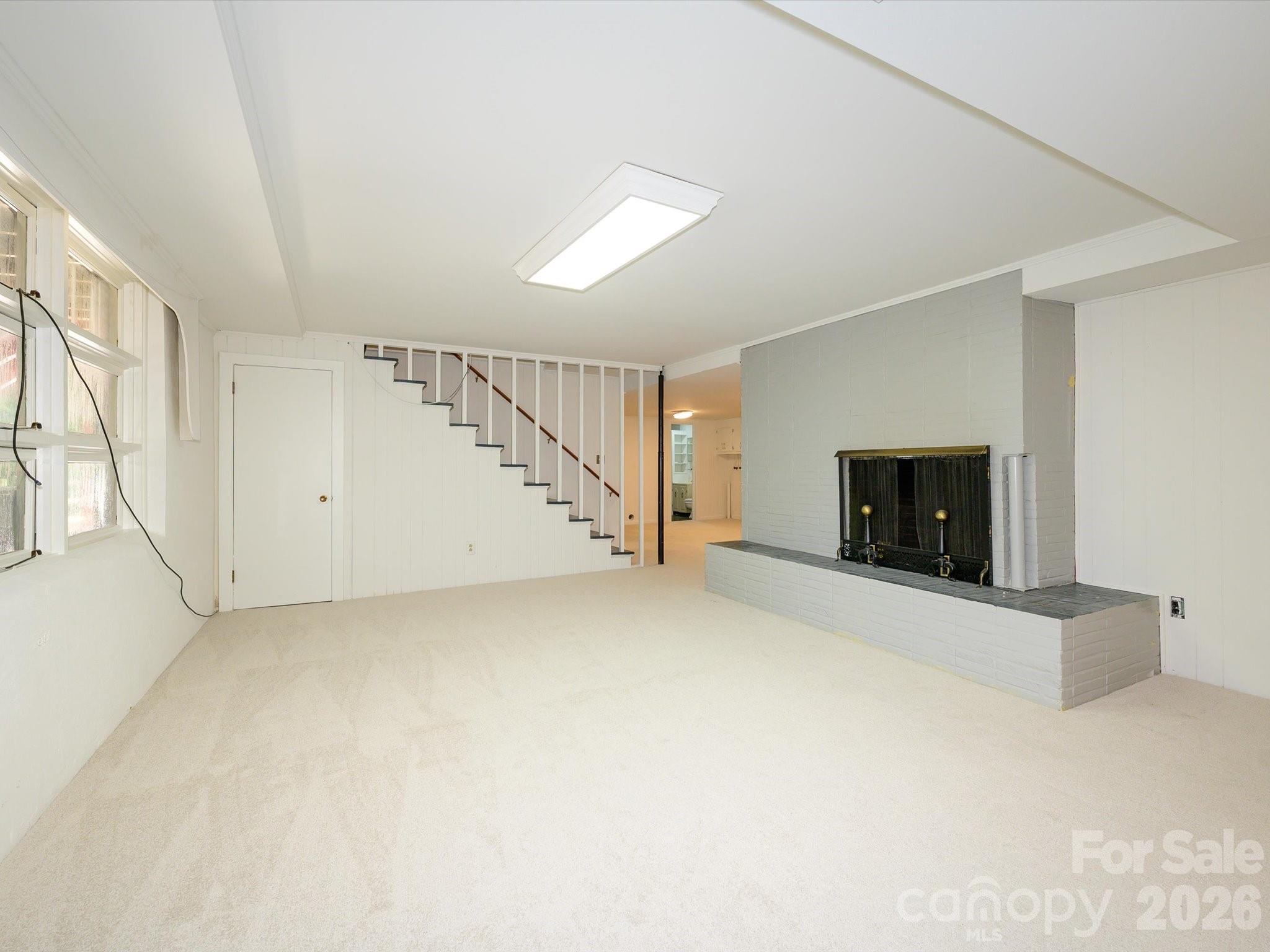 688 Grandview Drive Property Photo 31