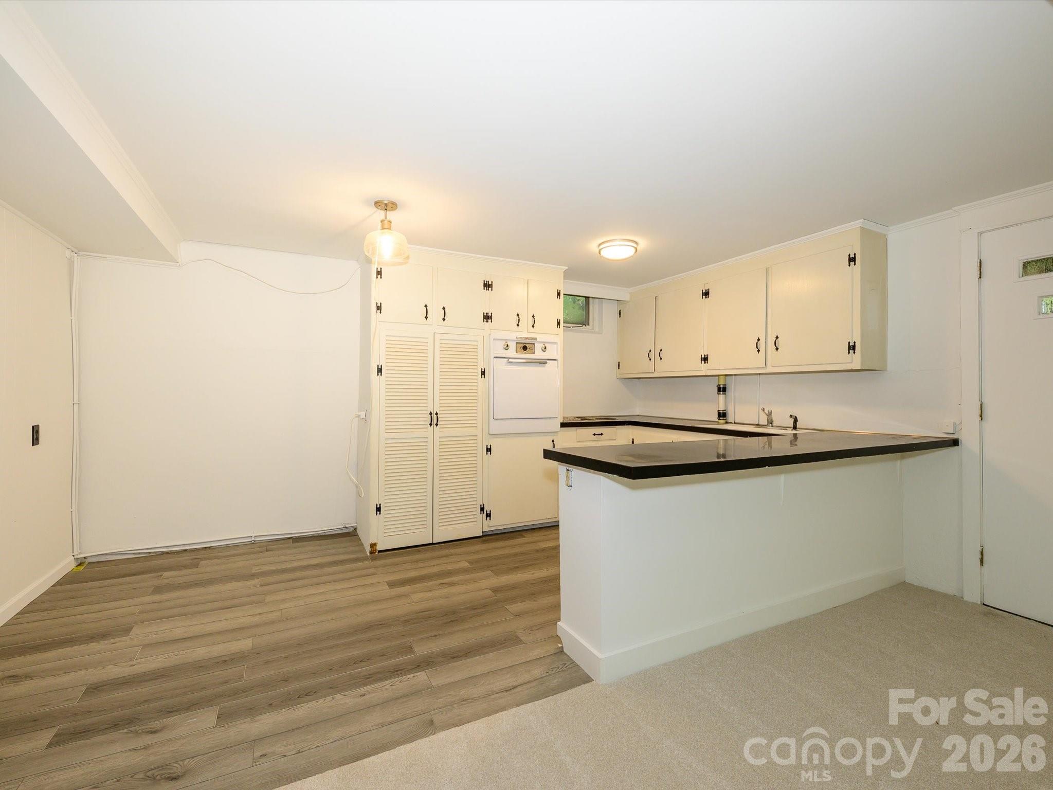688 Grandview Drive Property Photo 32