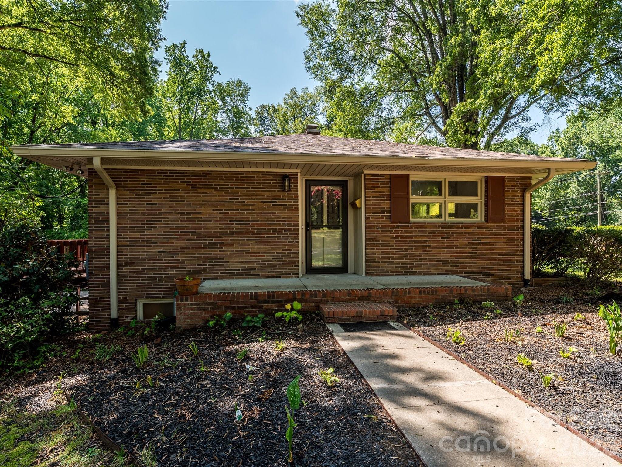 688 Grandview Drive Property Photo 41