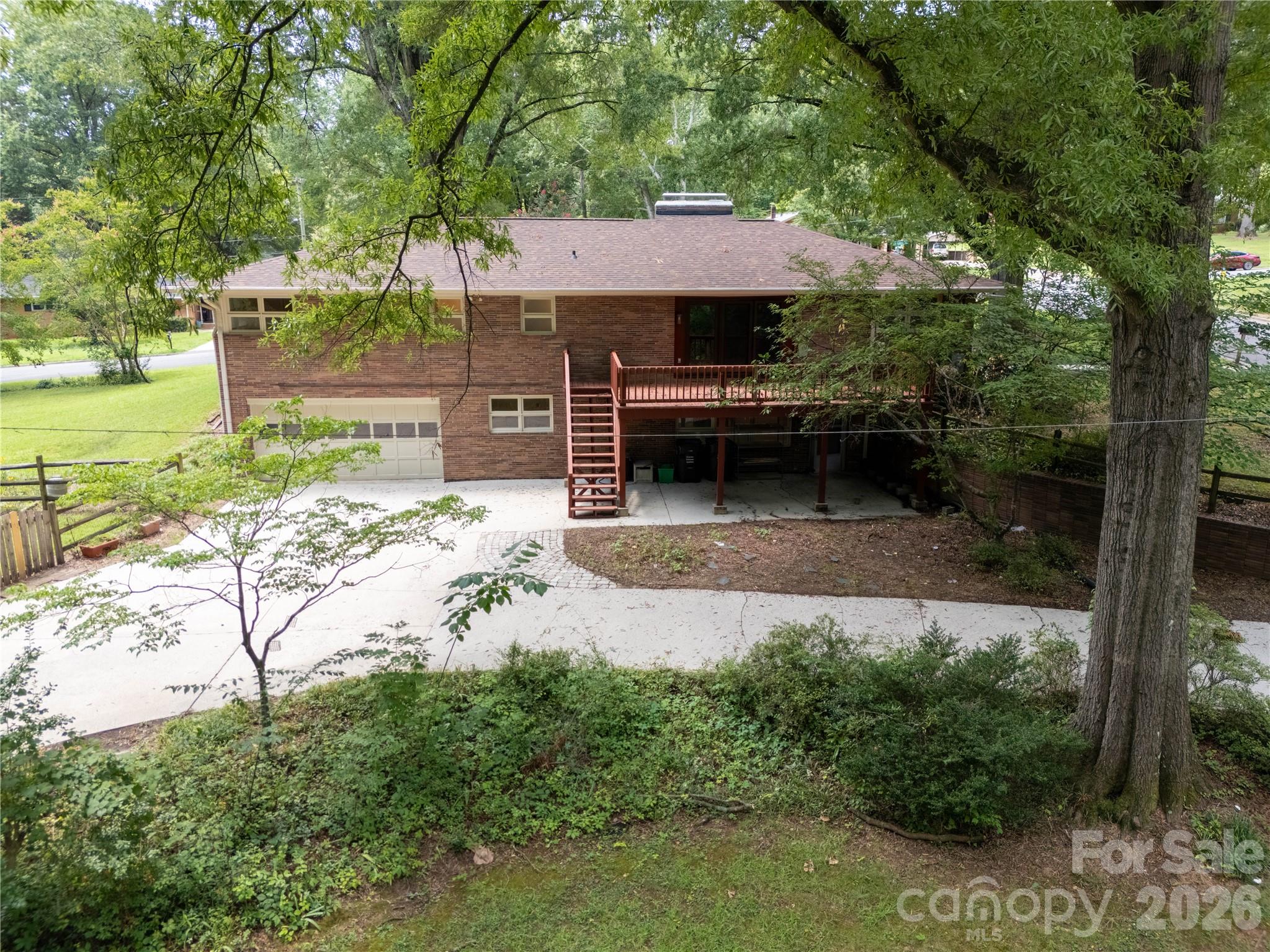 688 Grandview Drive Property Photo 48