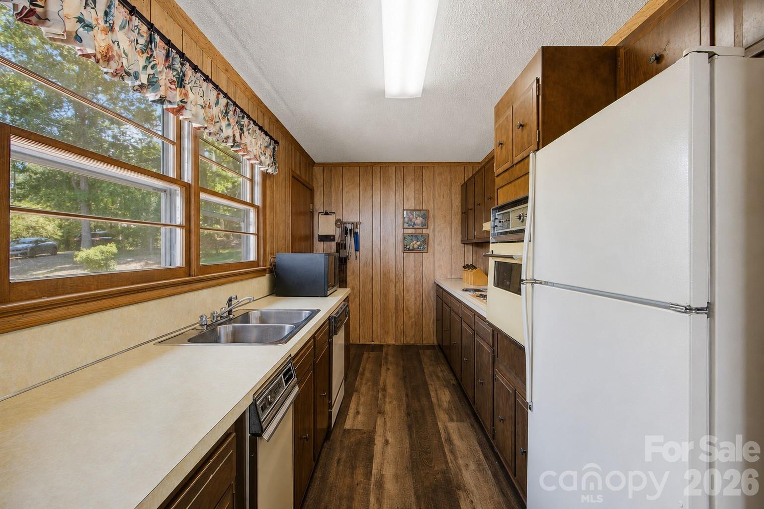 178 Penicillin Point Property Photo 20