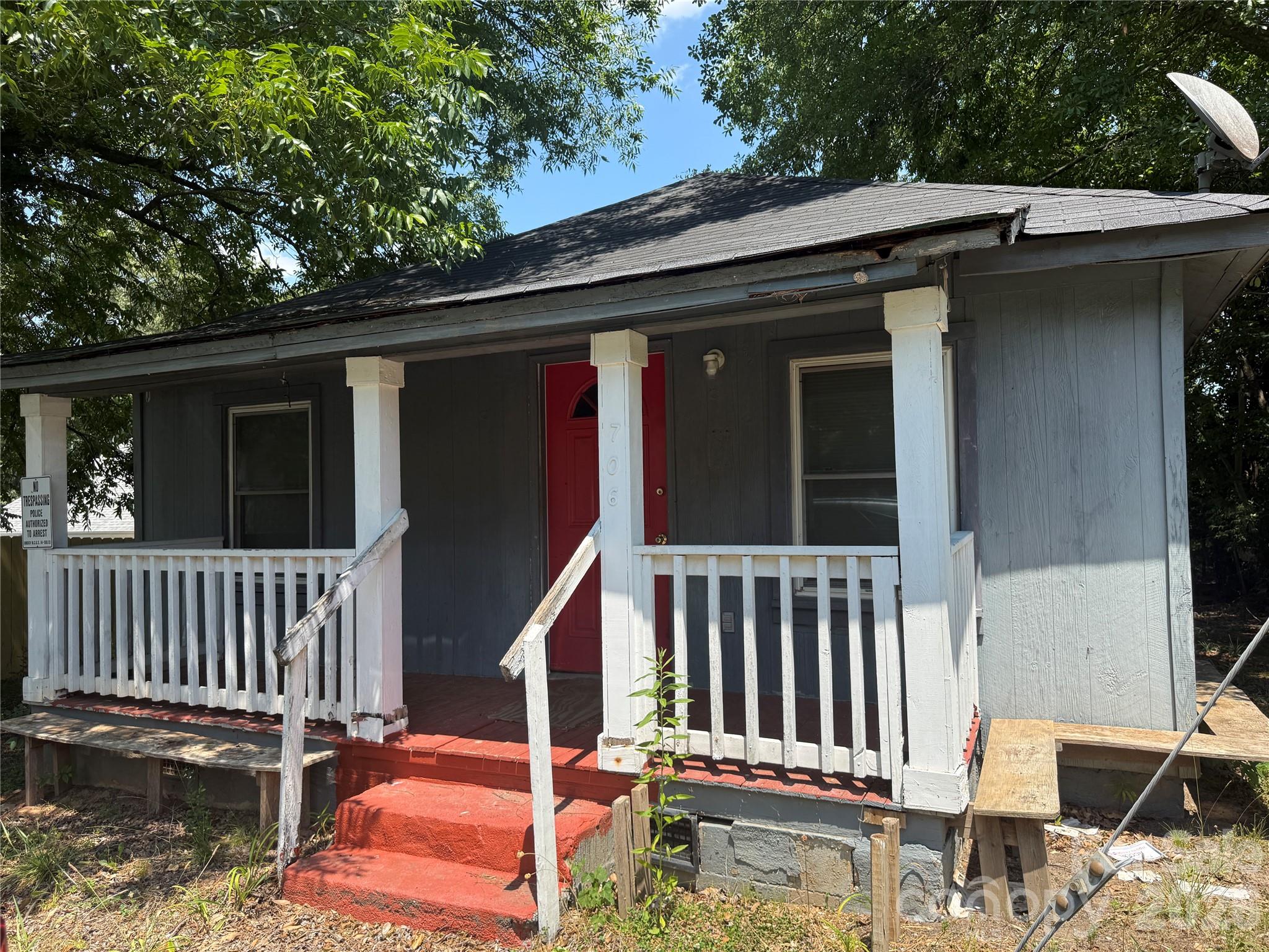 706 N Logan Street Property Photo 1
