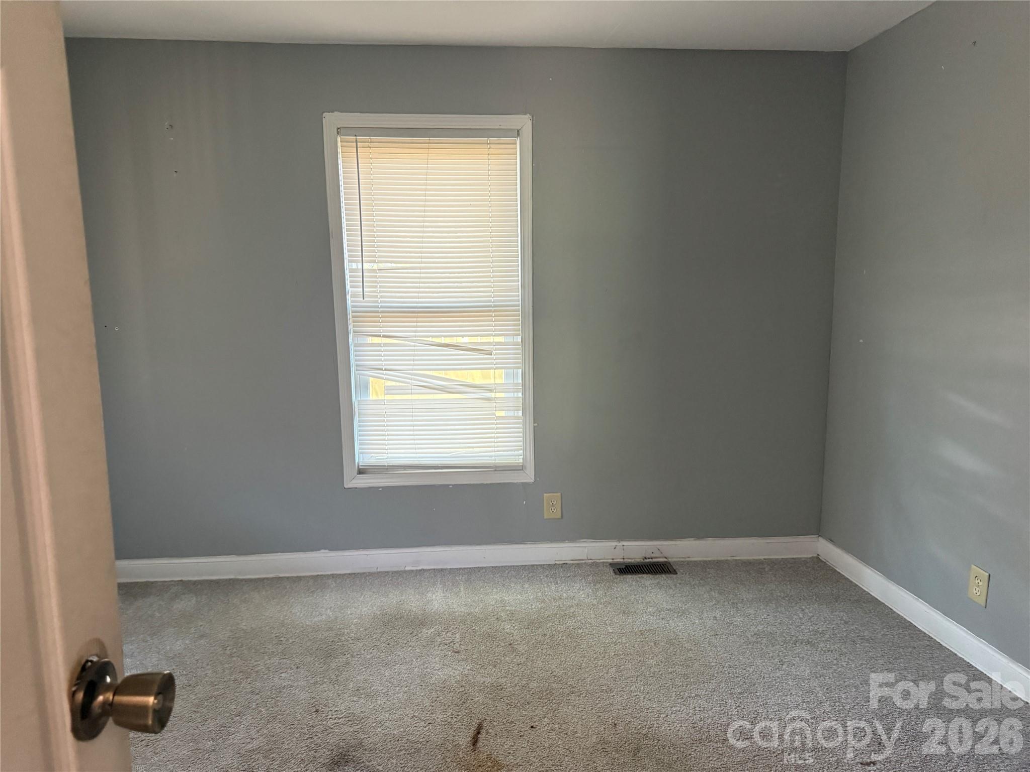 706 N Logan Street Property Photo 4