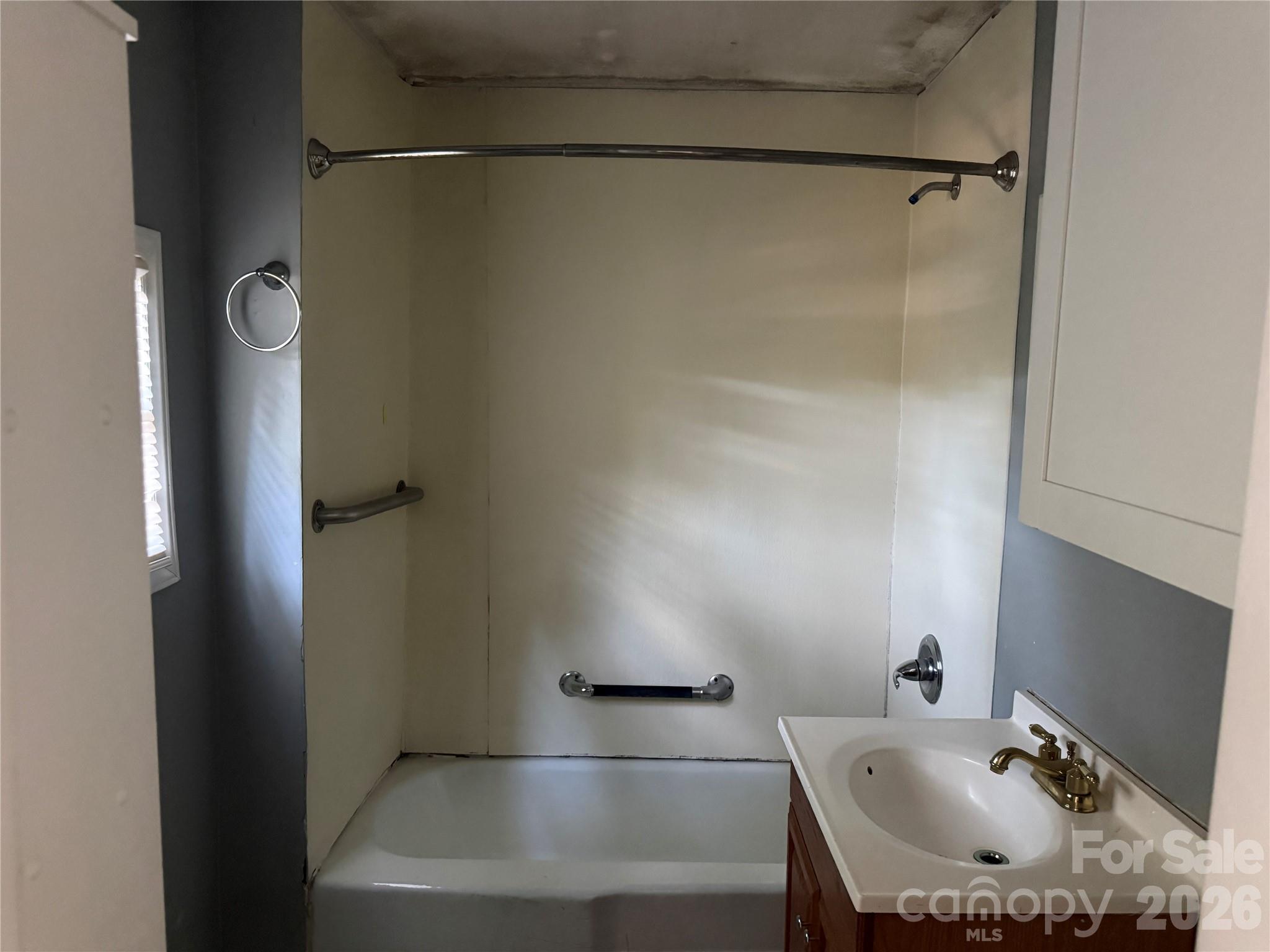 706 N Logan Street Property Photo 7