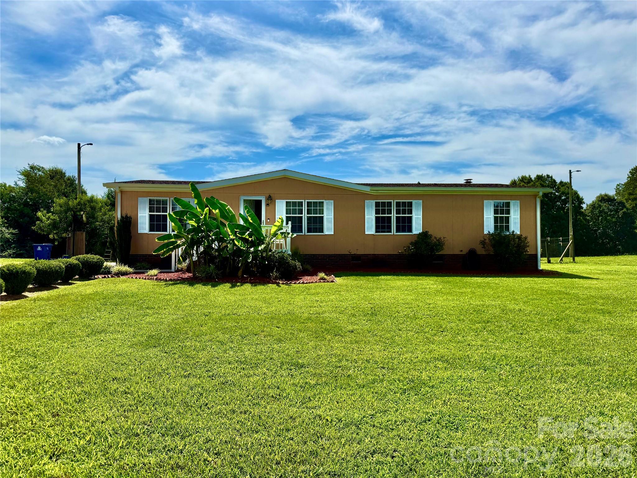 1104 Spring Meadow Drive Property Photo 1