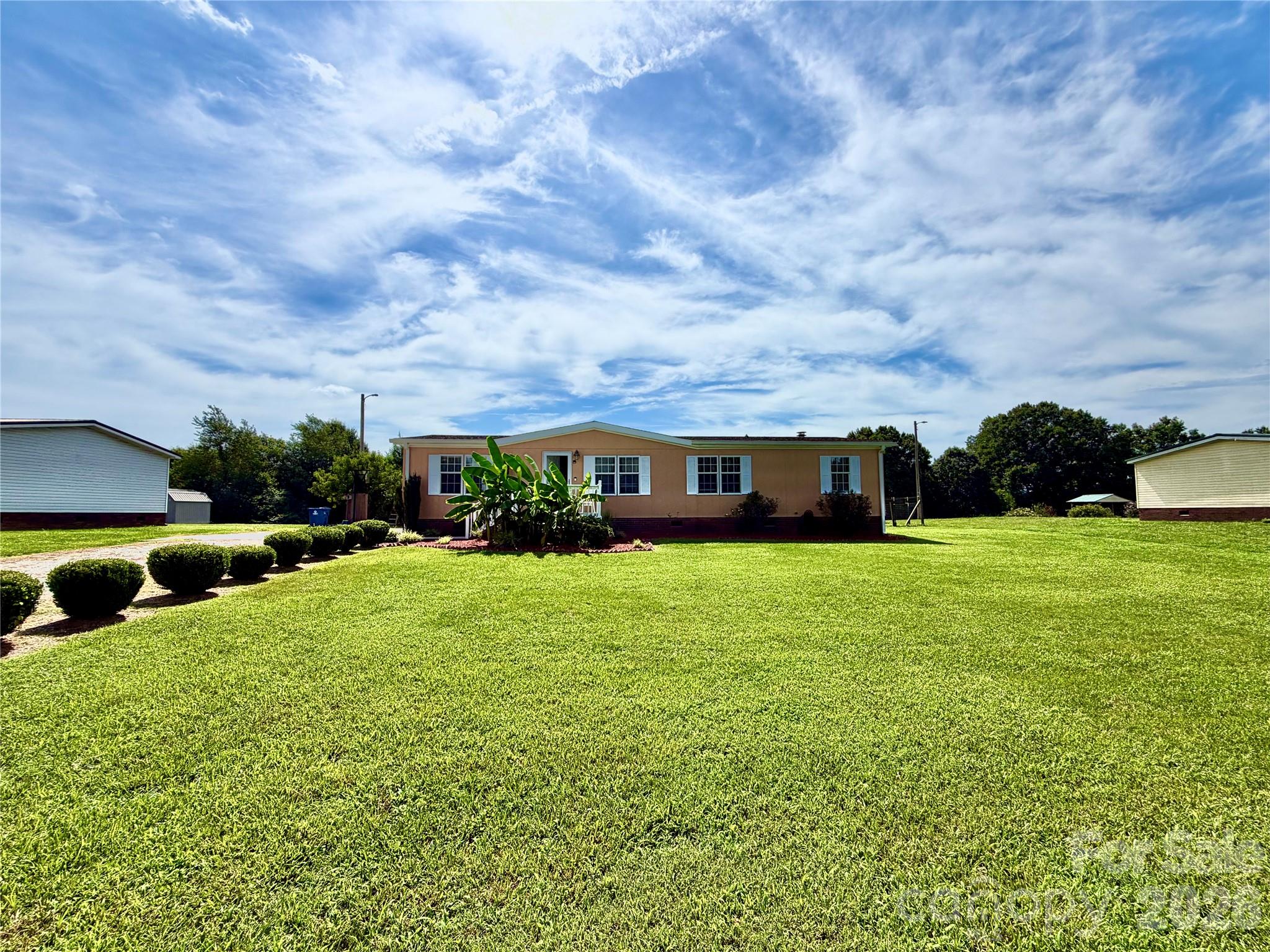 1104 Spring Meadow Drive Property Photo 3