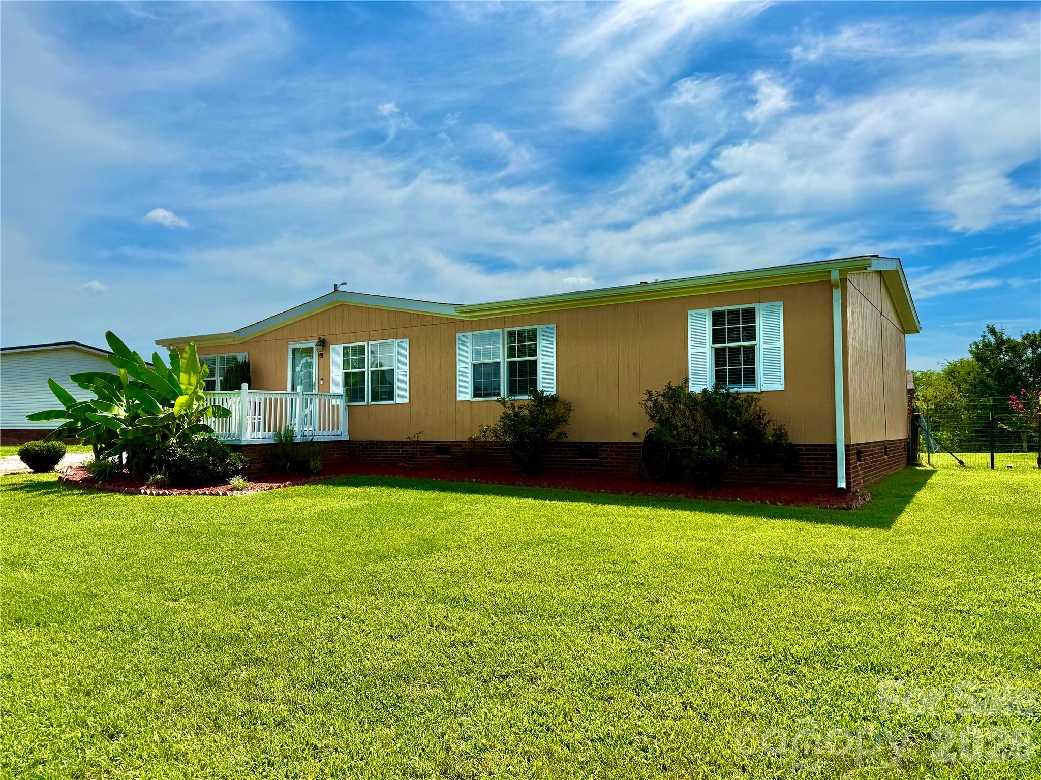 1104 Spring Meadow Drive Property Photo 4