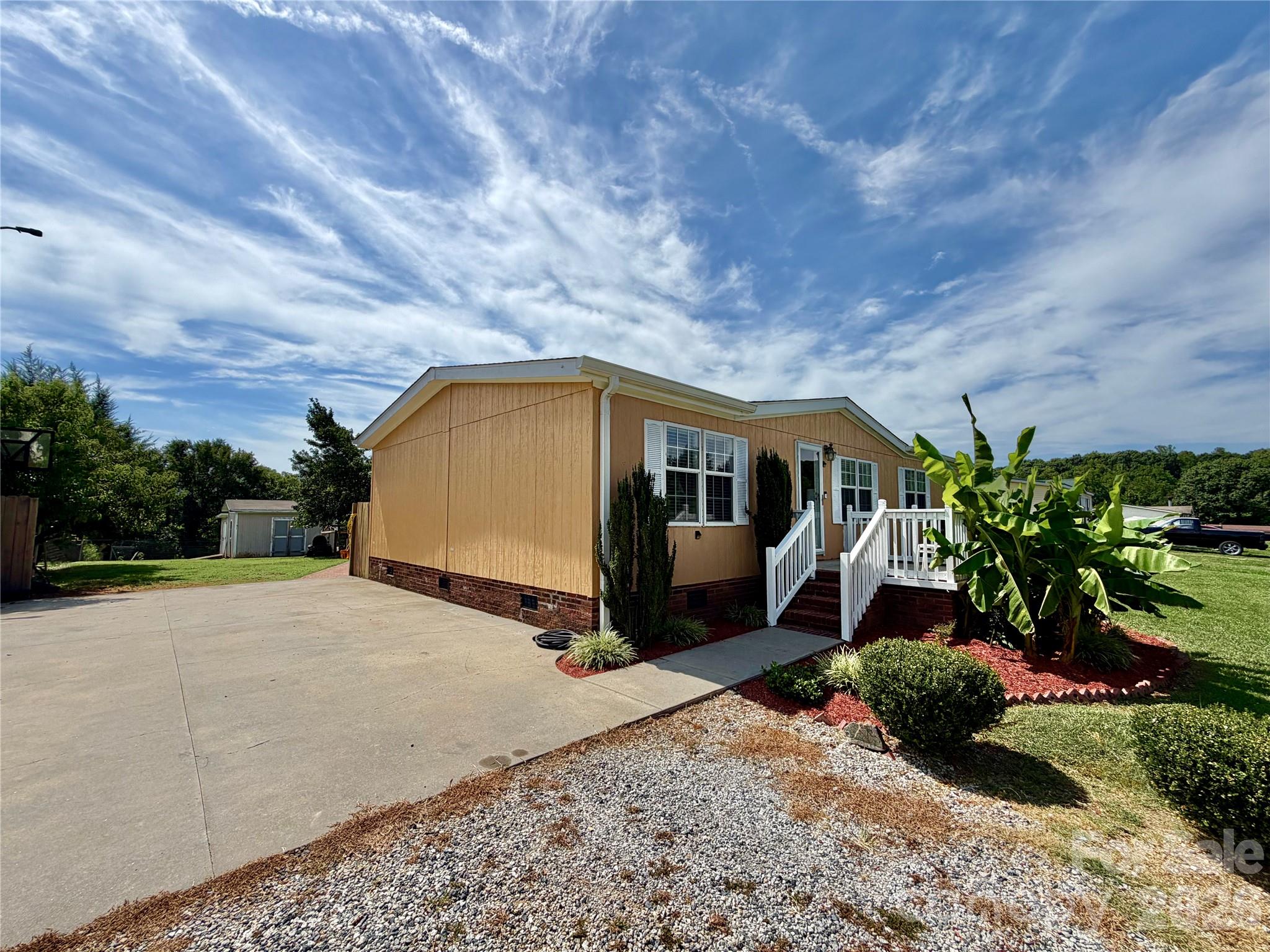 1104 Spring Meadow Drive Property Photo 6