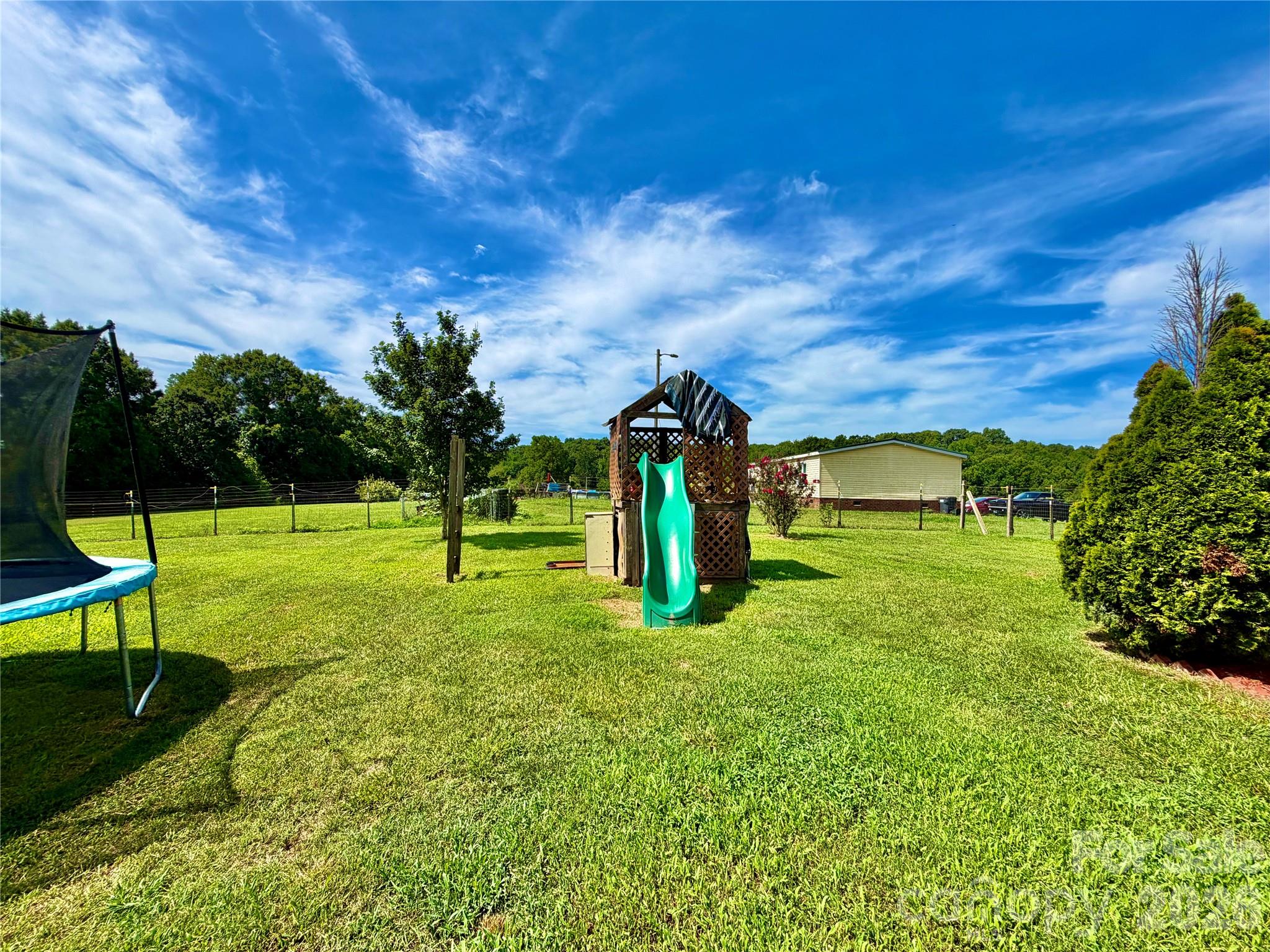 1104 Spring Meadow Drive Property Photo 9