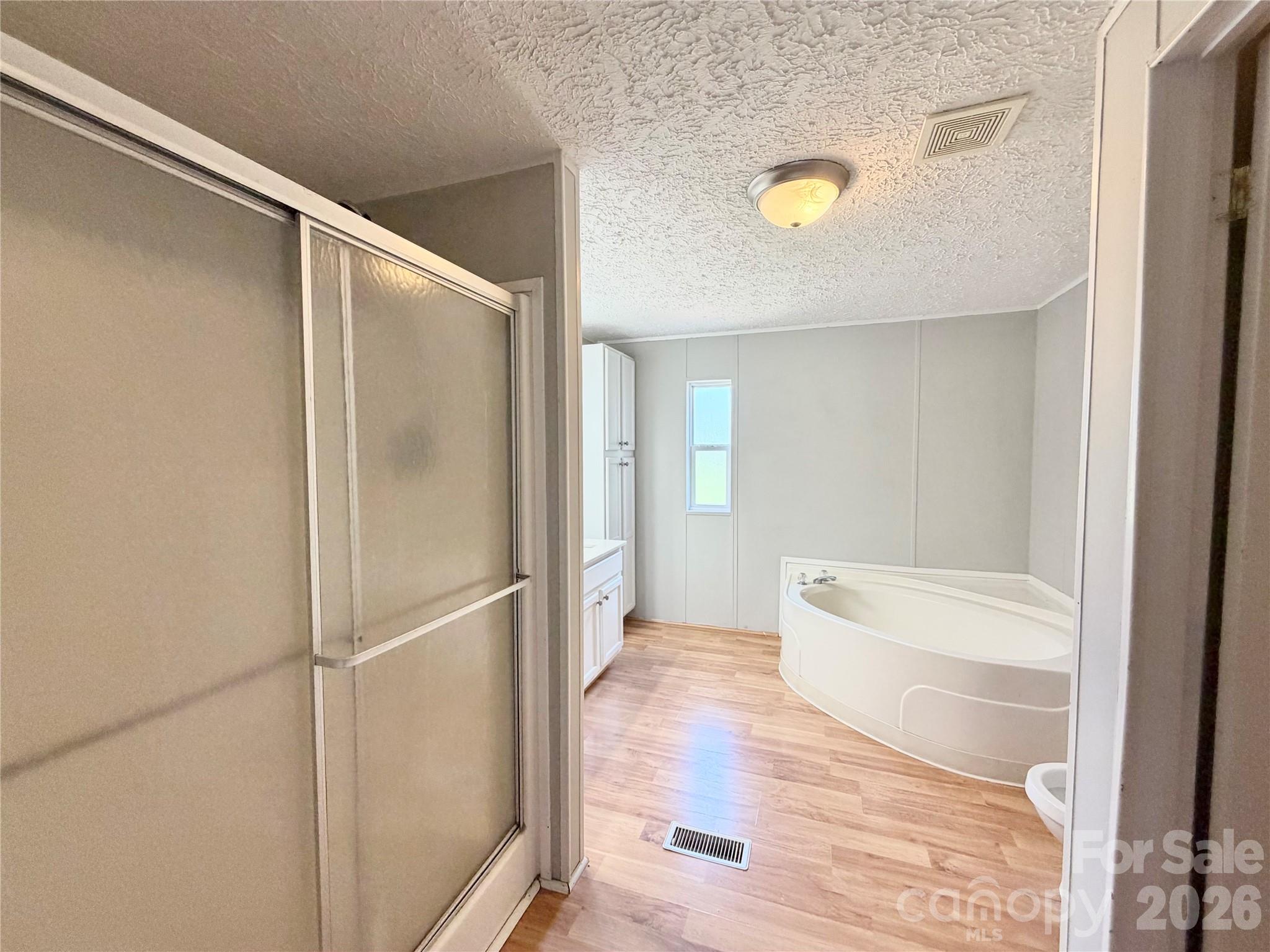 1104 Spring Meadow Drive Property Photo 27