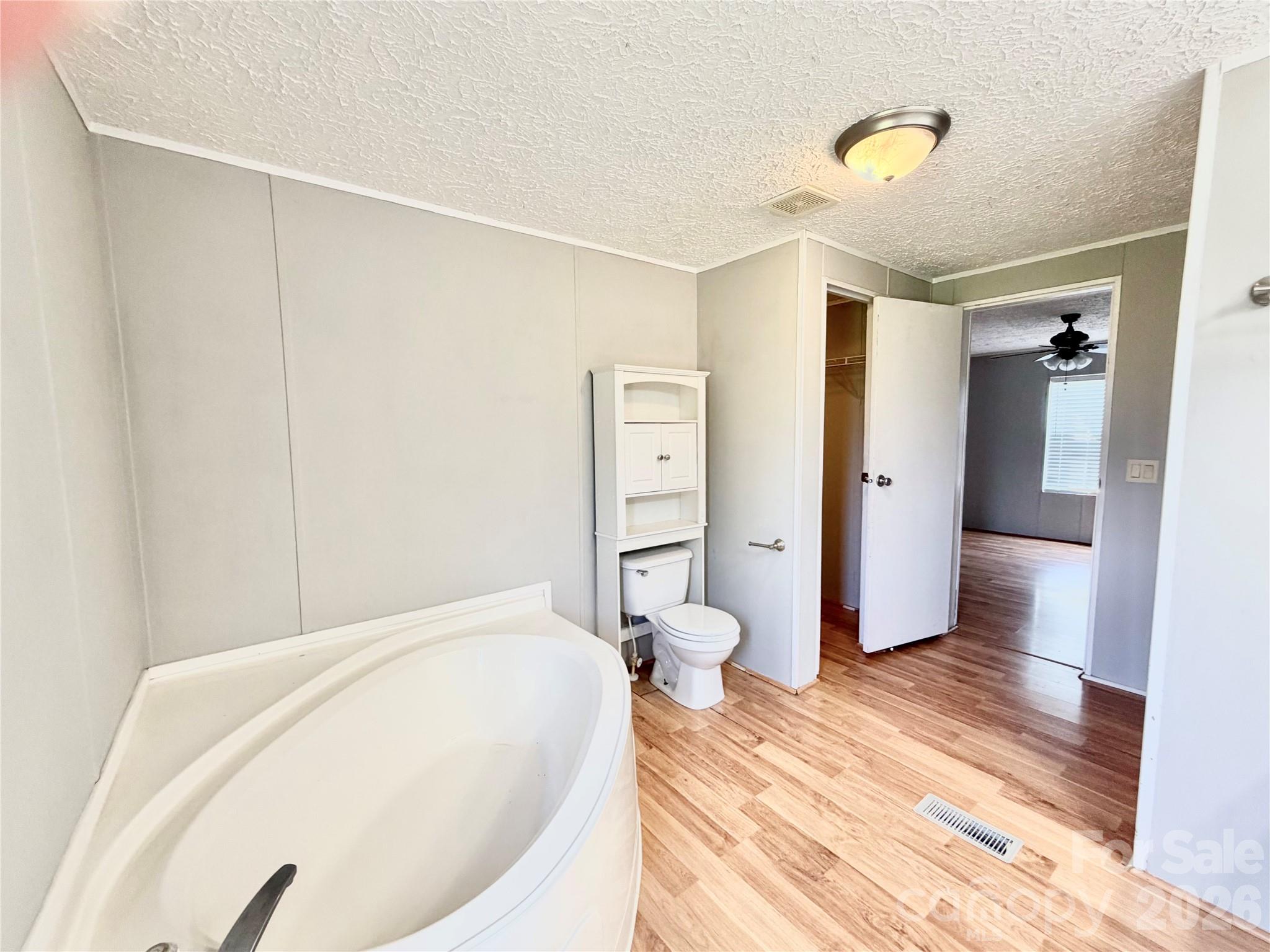 1104 Spring Meadow Drive Property Photo 29